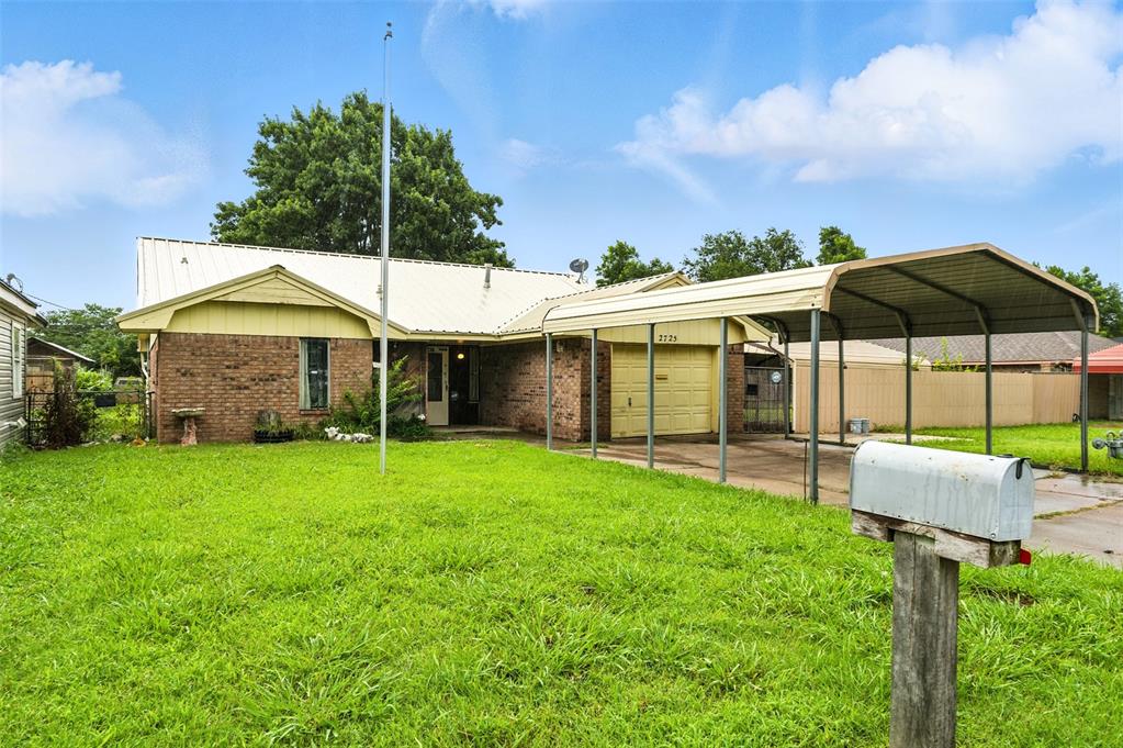 2725 SW Grand Boulevard