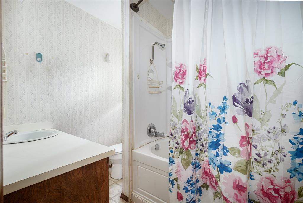 2725 SW Grand Boulevard