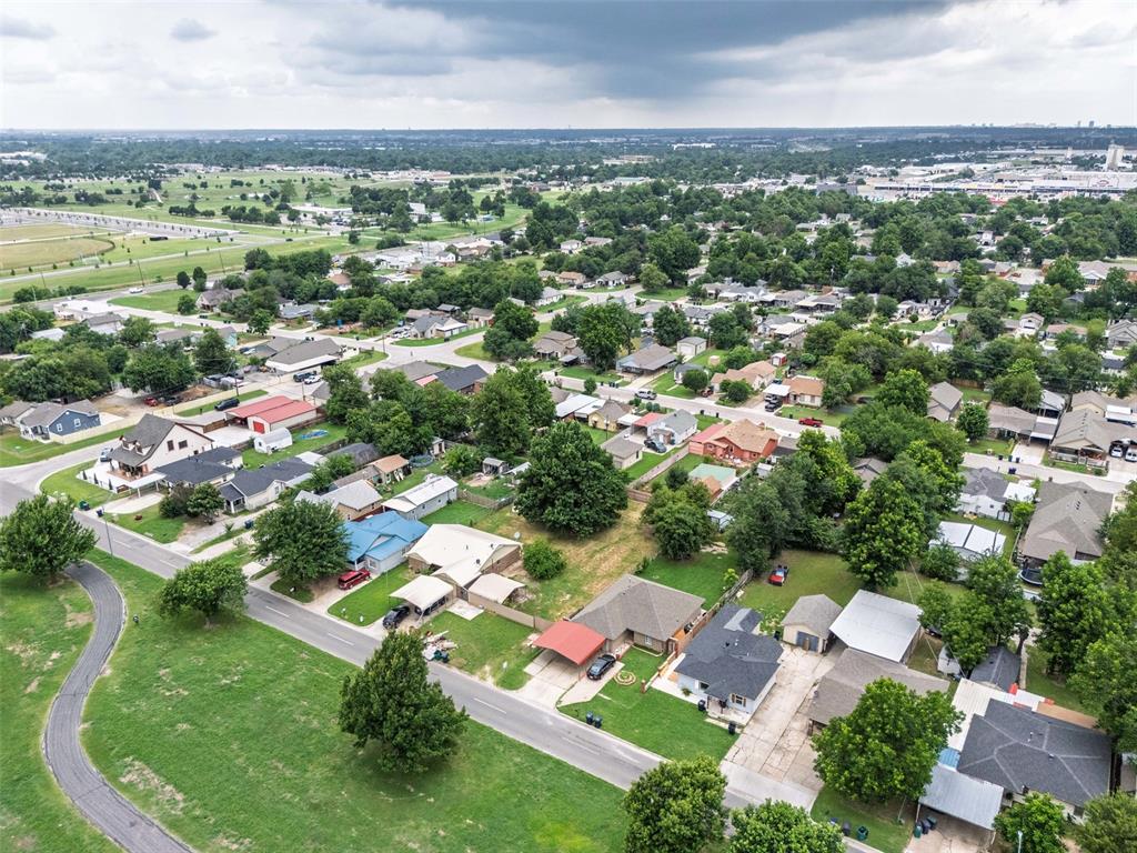 2725 SW Grand Boulevard