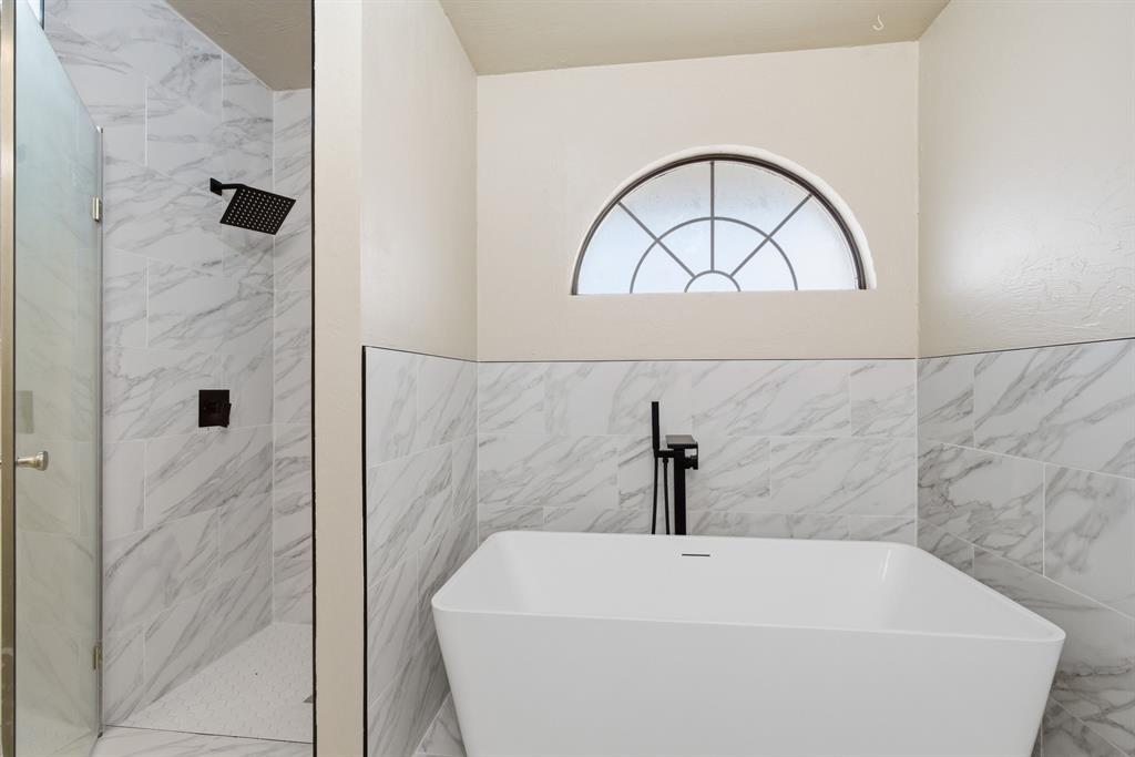 11909 Moon Beam Drive