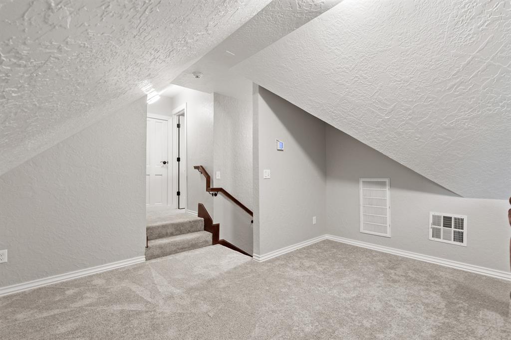 1902 Ithaca Drive