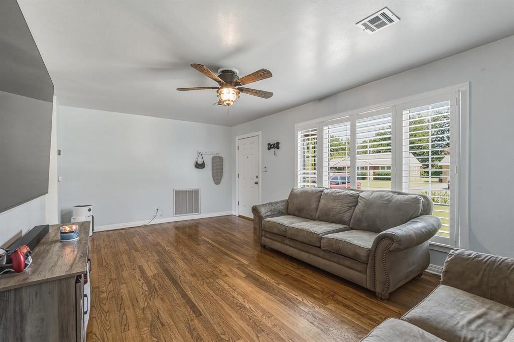 1226 Camden Way