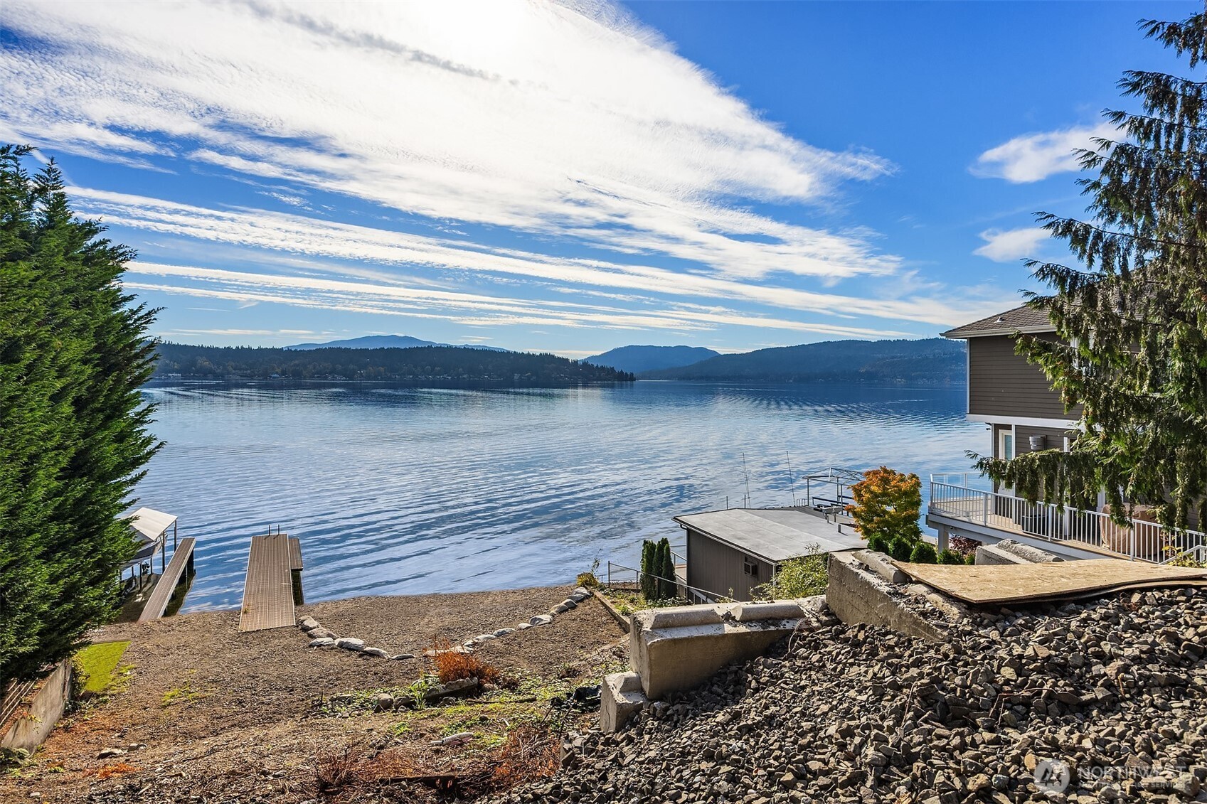 672 W Lake Sammamish Parkway NE