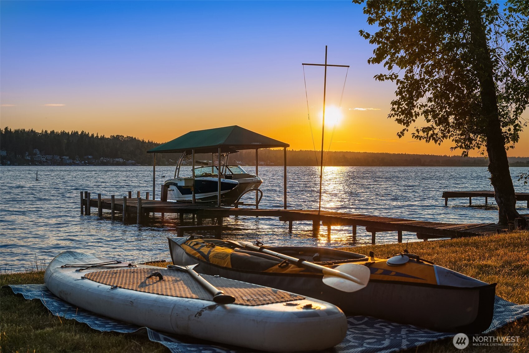 23 YURT E Lake Sammamish Parkway NE