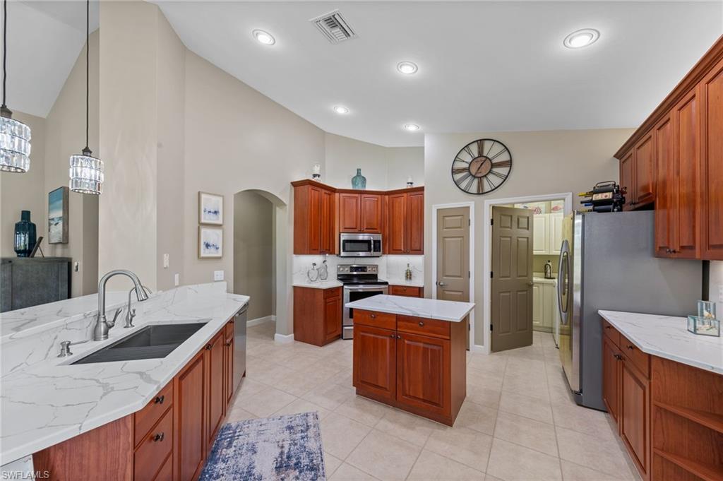 20231 Burnside PL 402