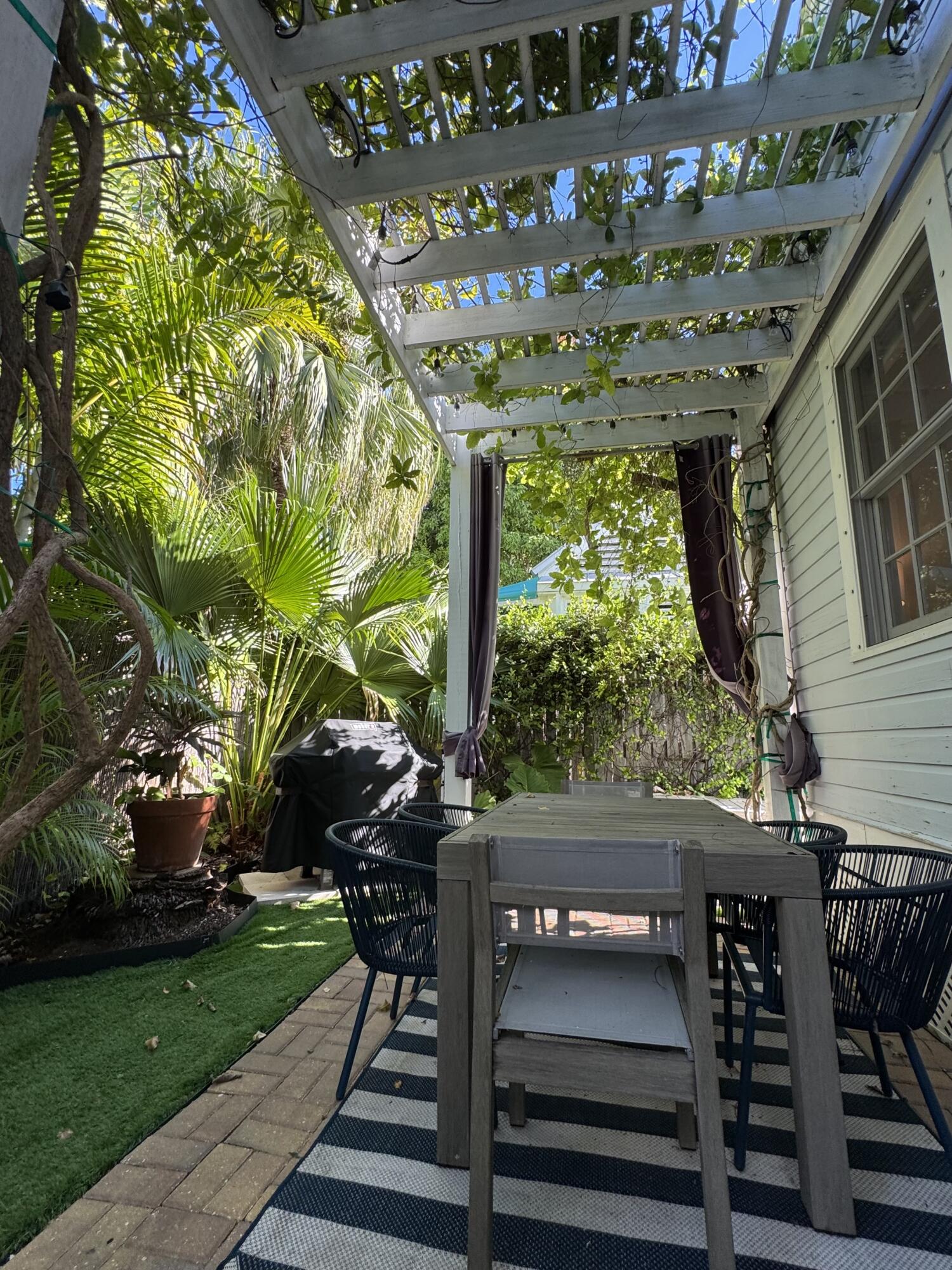 711 Galveston Lane