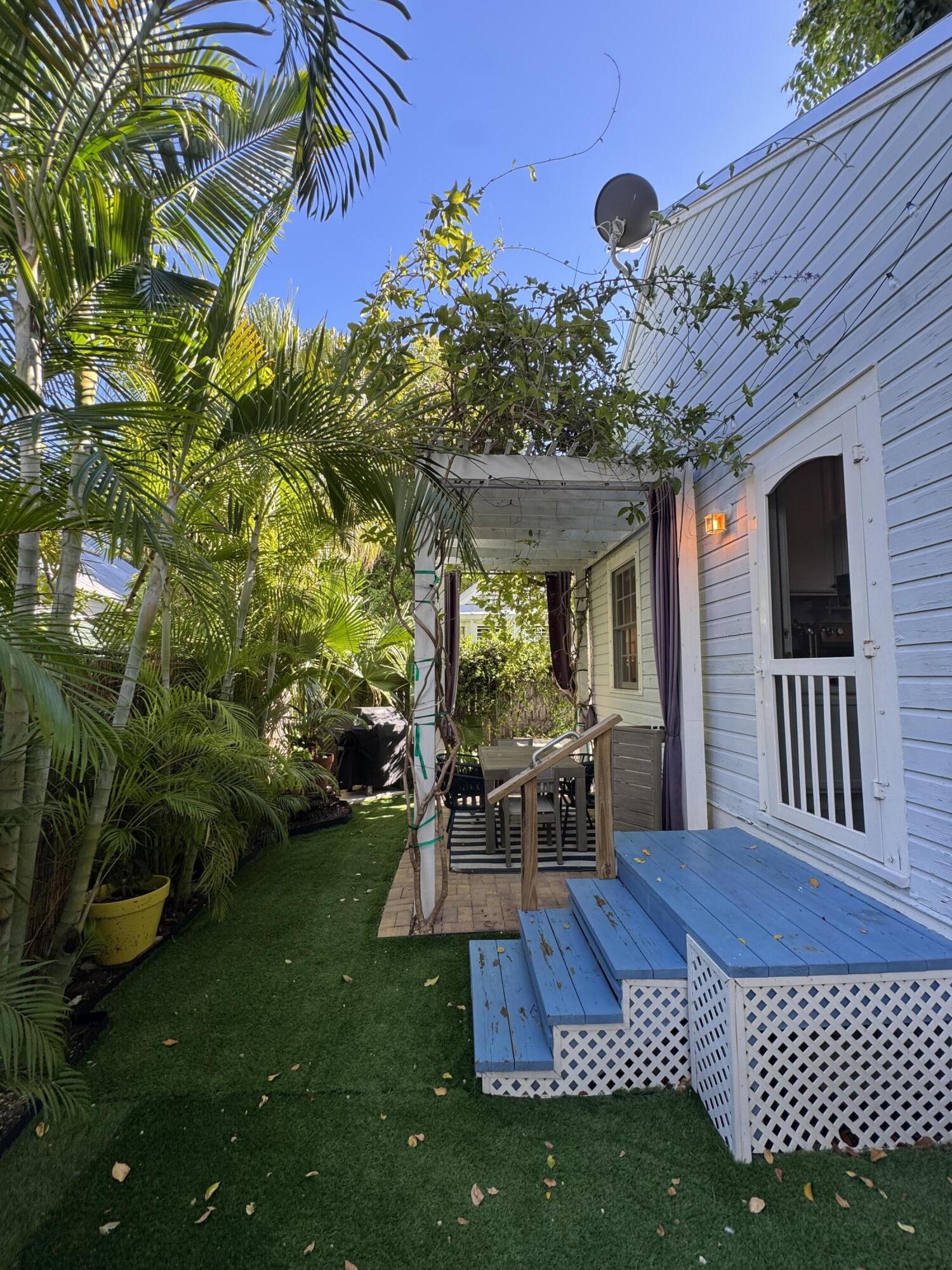 711 Galveston Lane