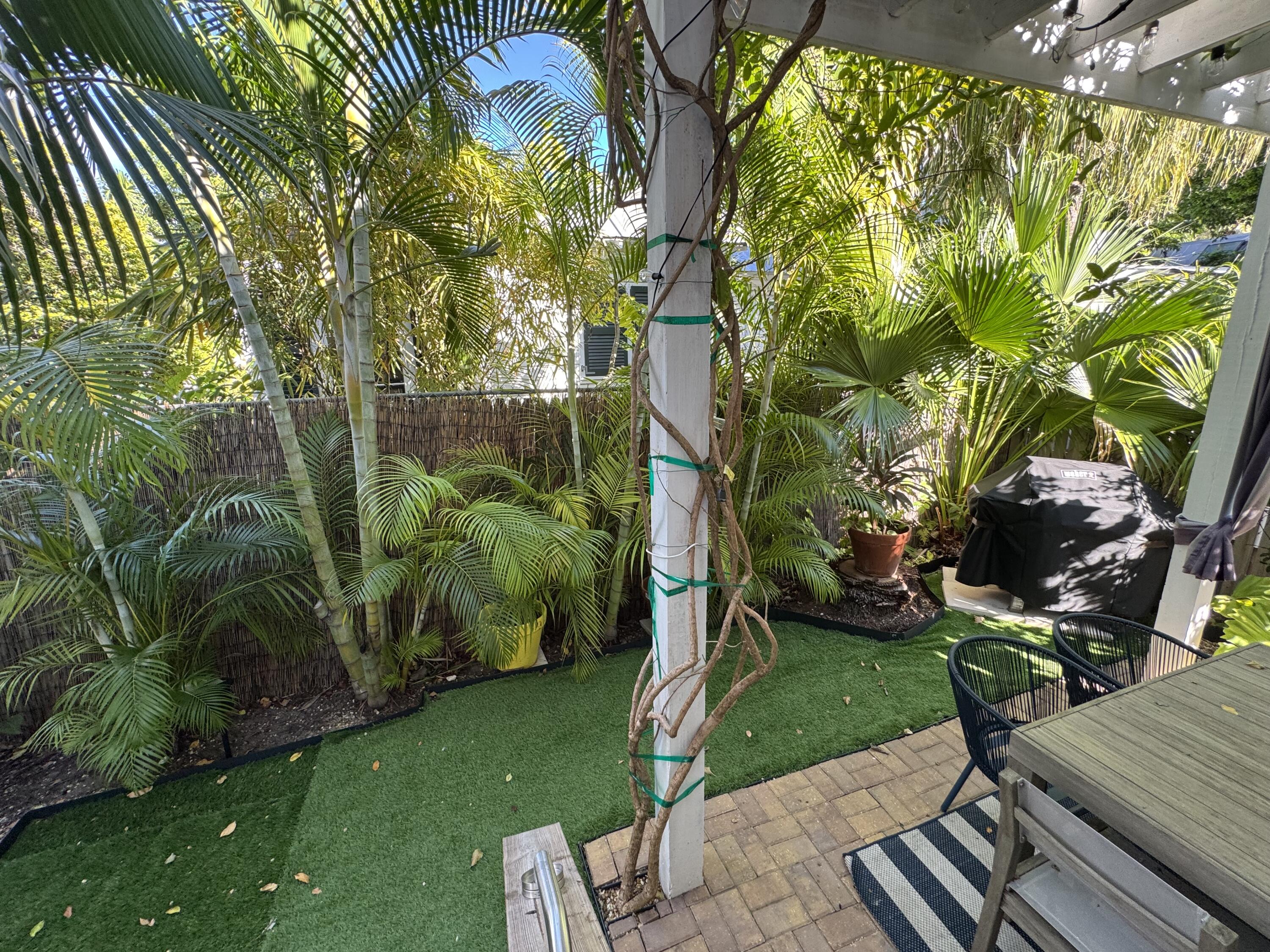 711 Galveston Lane