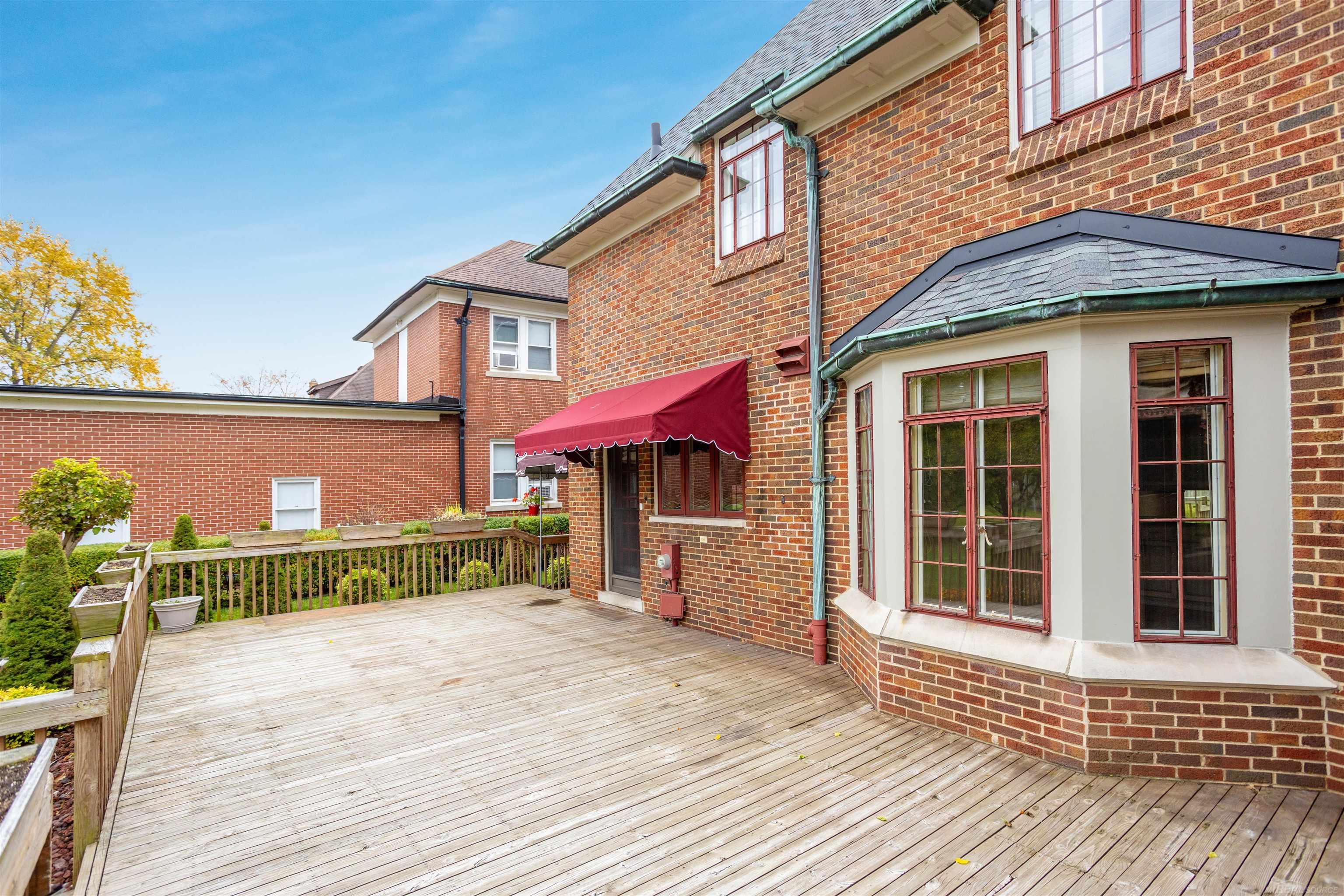 1264 Three Mile Drive