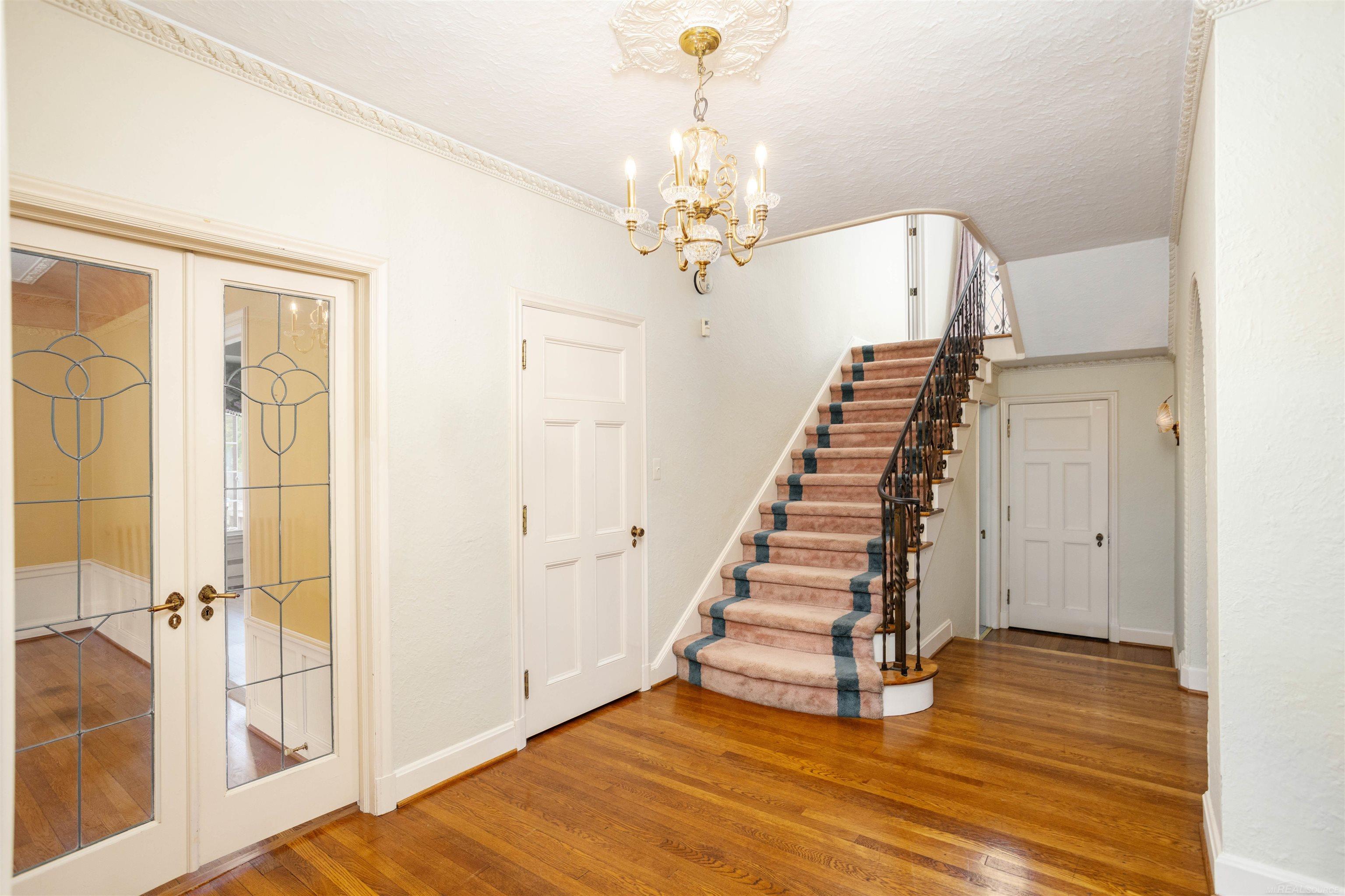 1264 Three Mile Drive