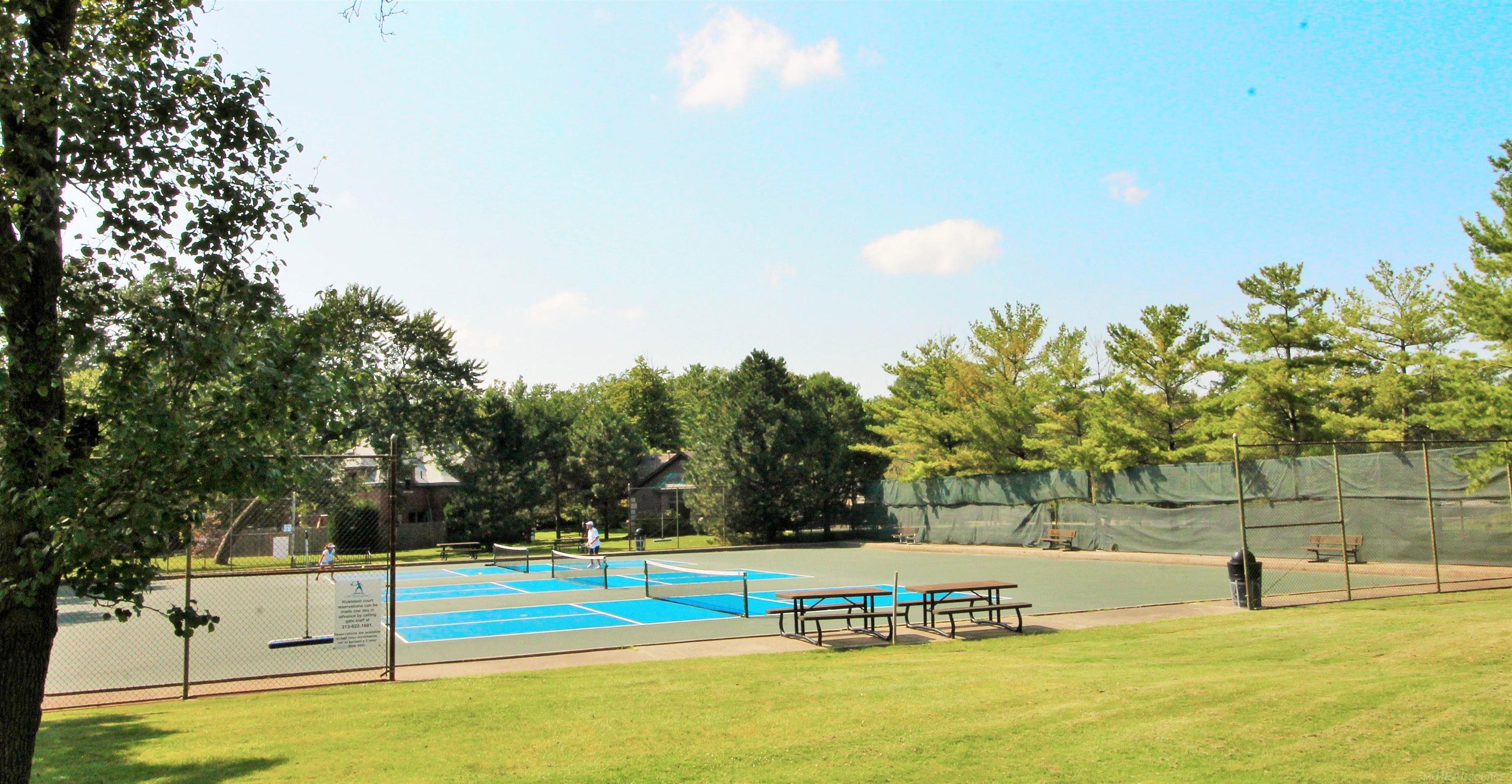 1264 Three Mile Drive