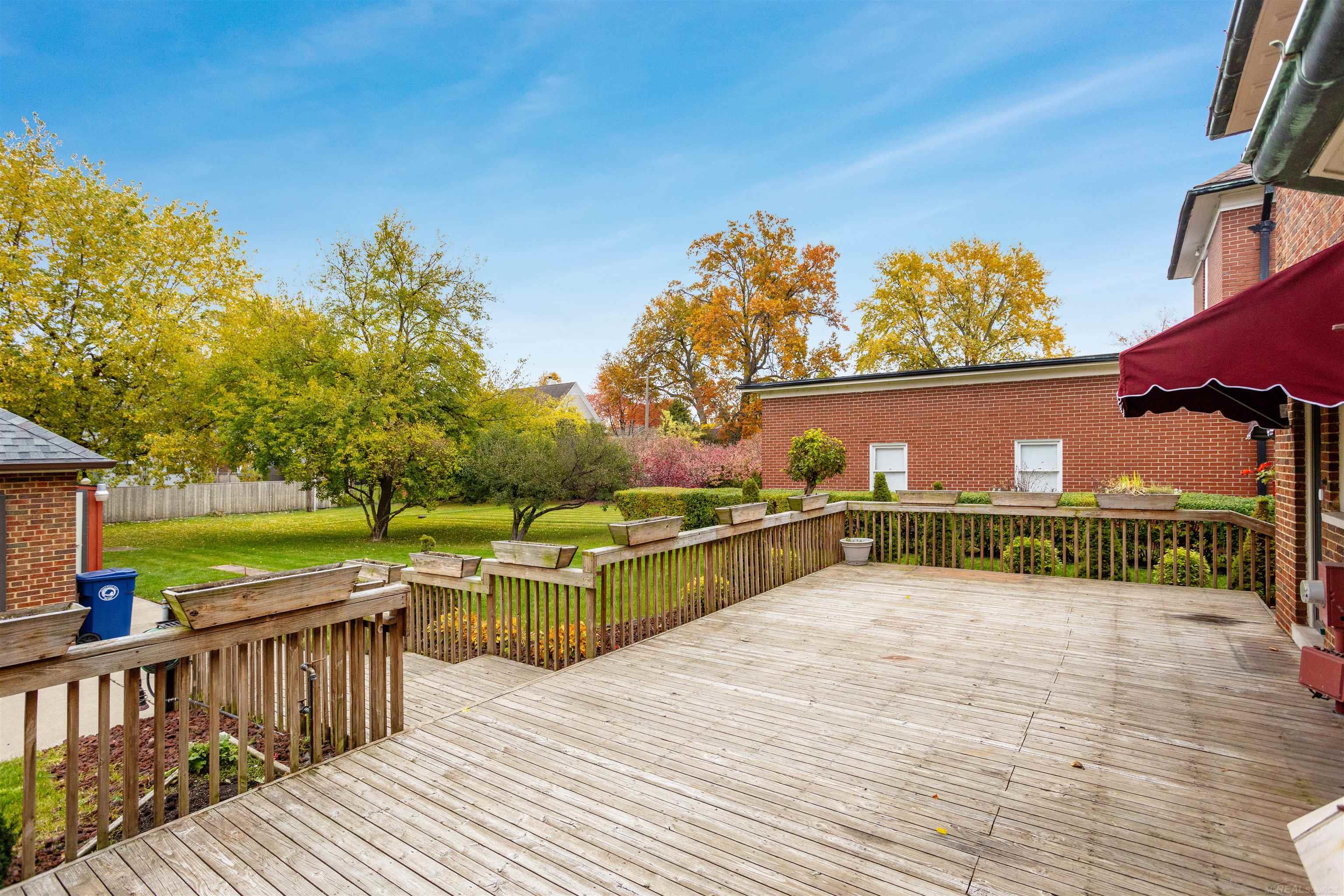 1264 Three Mile Drive