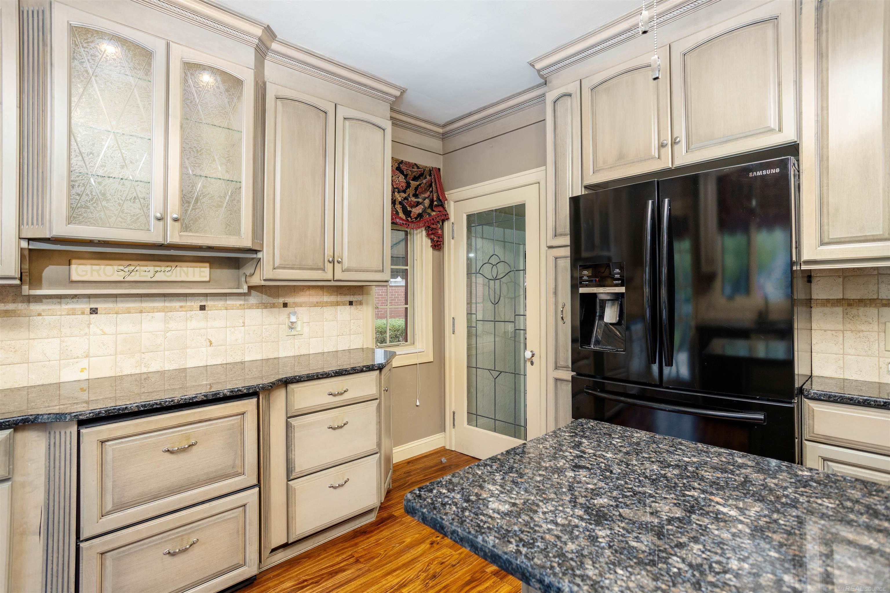 1264 Three Mile Drive