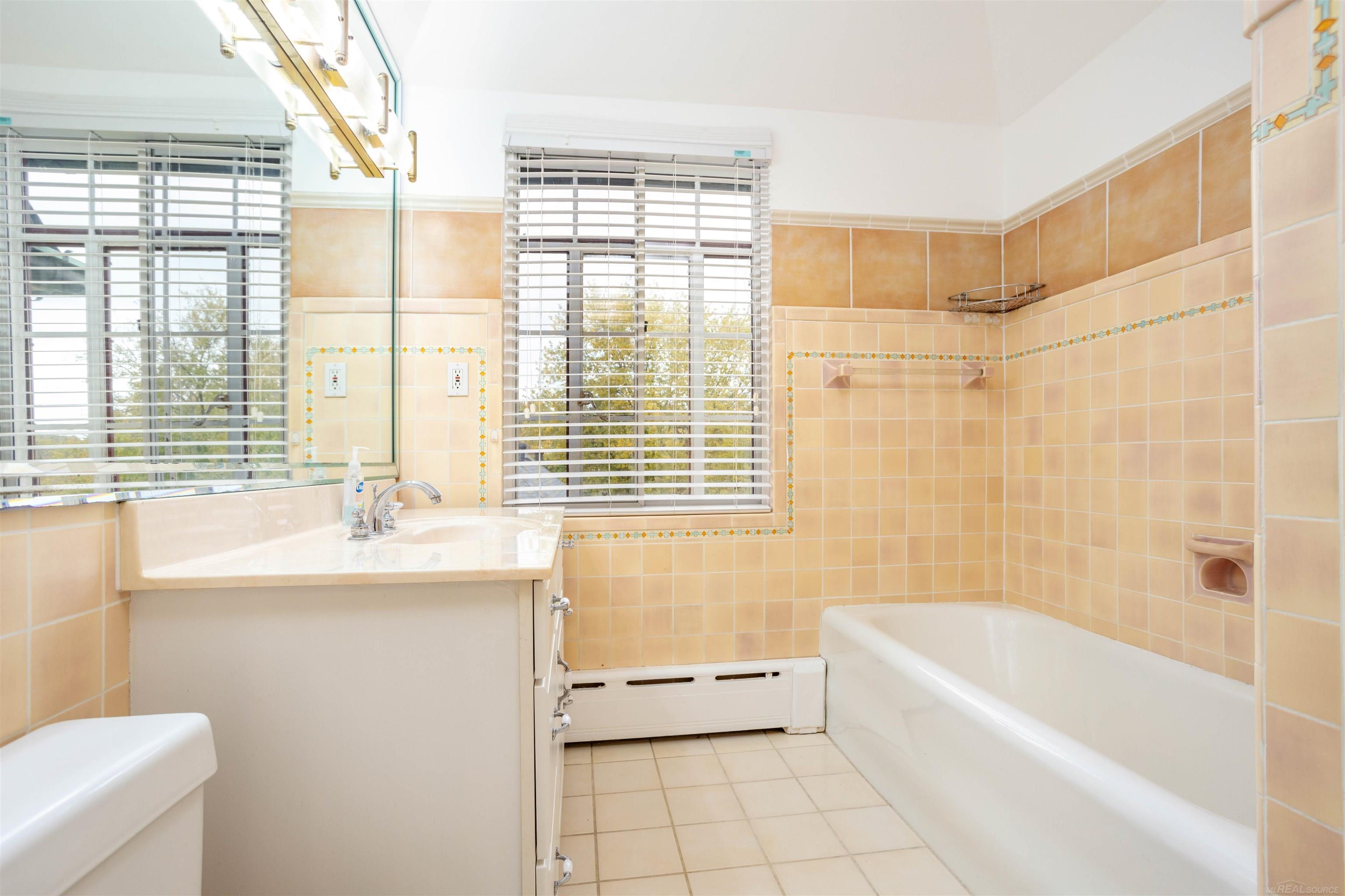 1264 Three Mile Drive