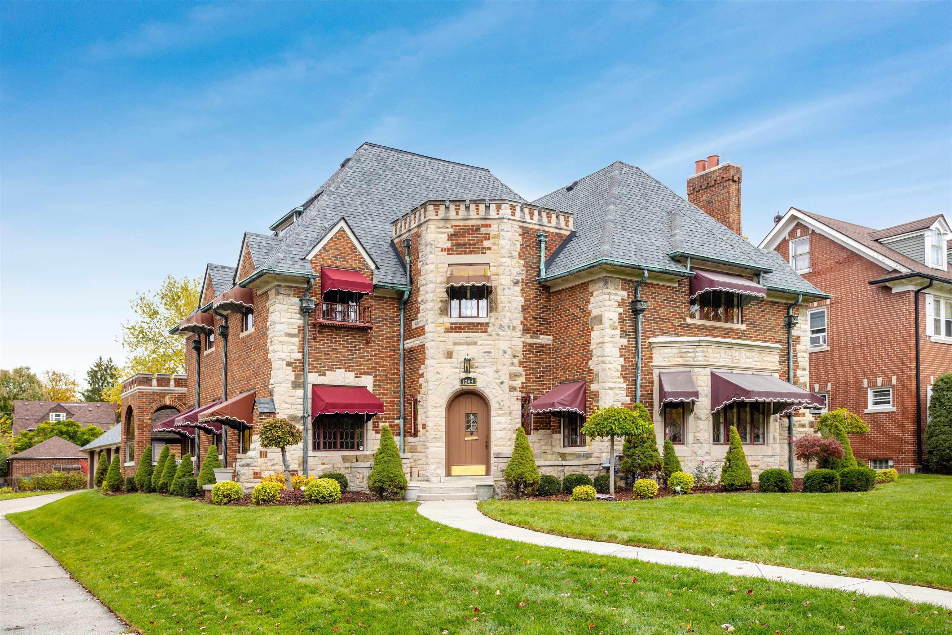 1264 Three Mile Drive