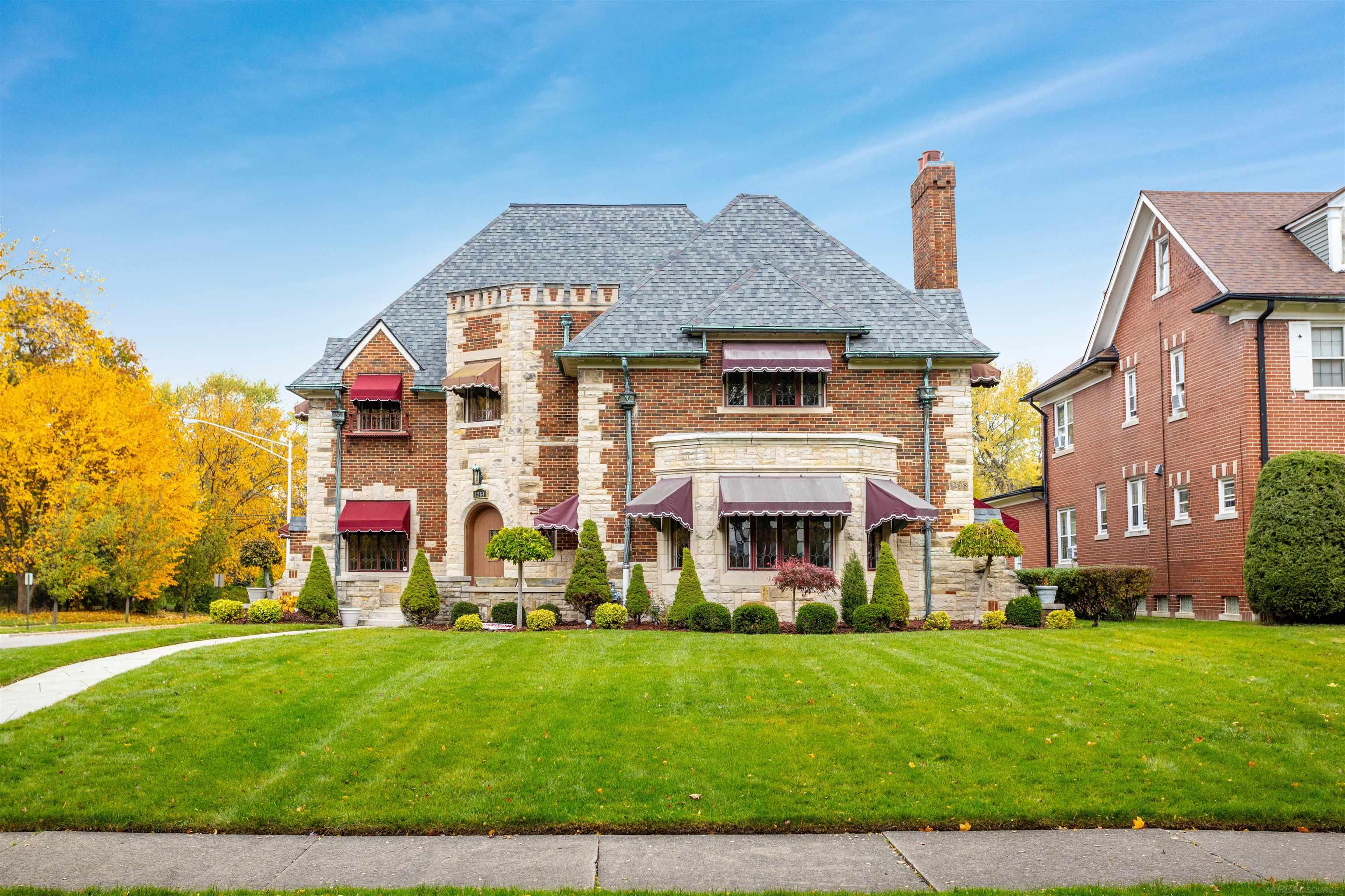 1264 Three Mile Drive