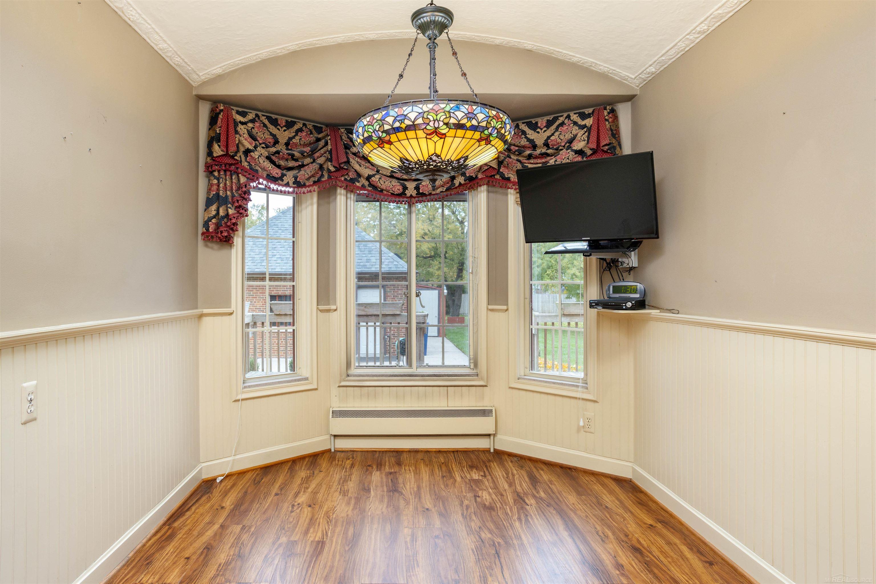 1264 Three Mile Drive