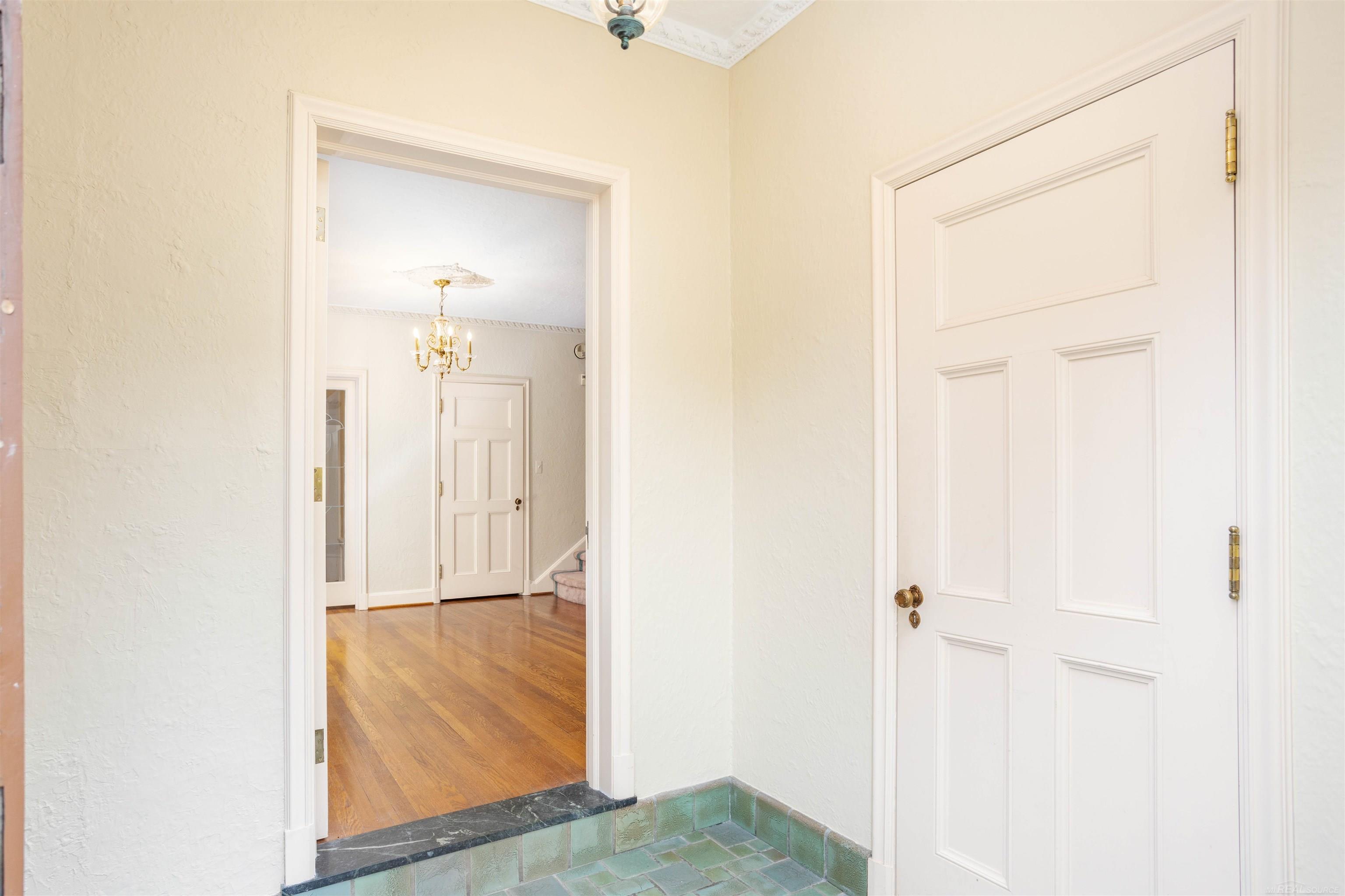 1264 Three Mile Drive