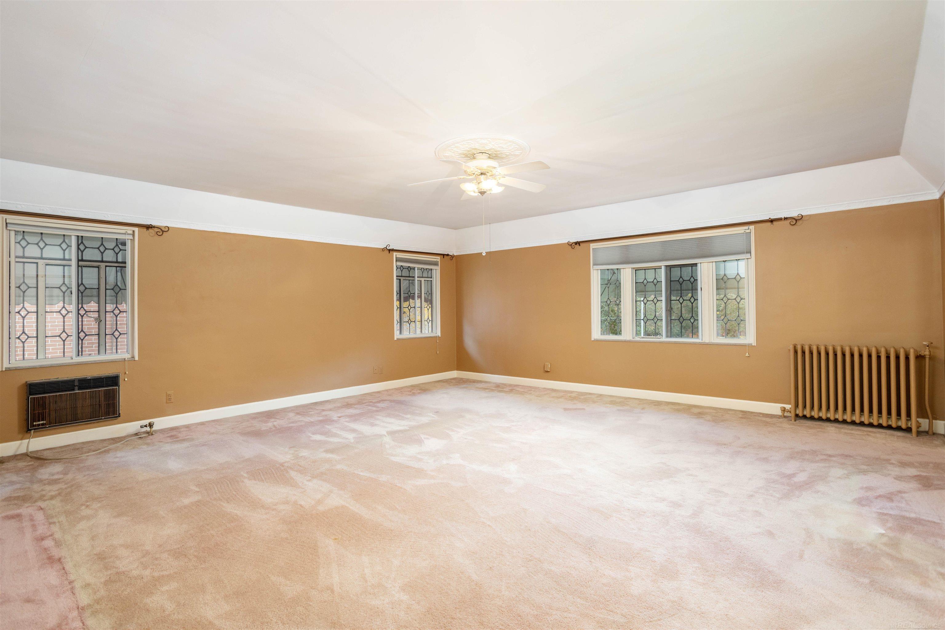 1264 Three Mile Drive