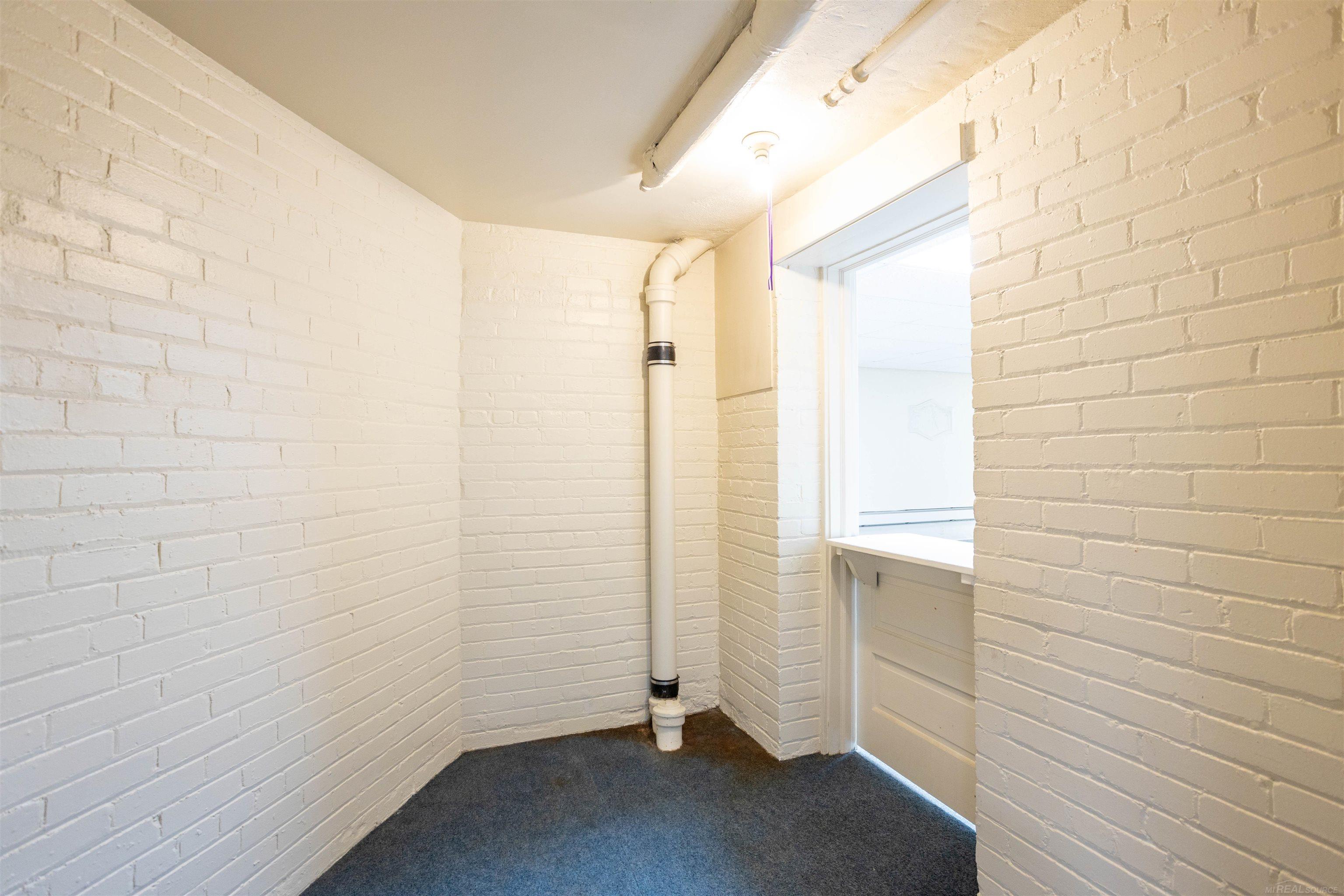 1264 Three Mile Drive