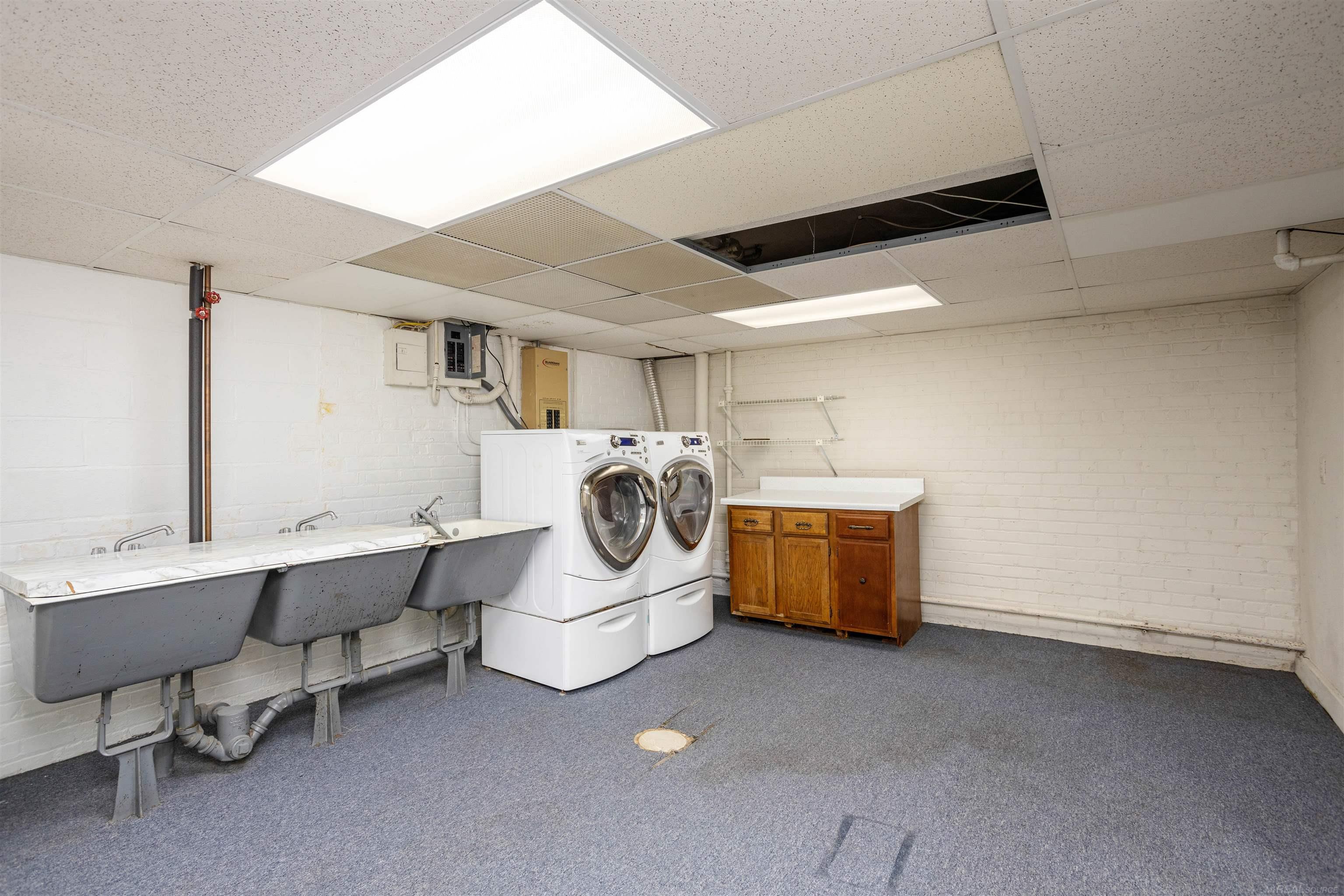 1264 Three Mile Drive