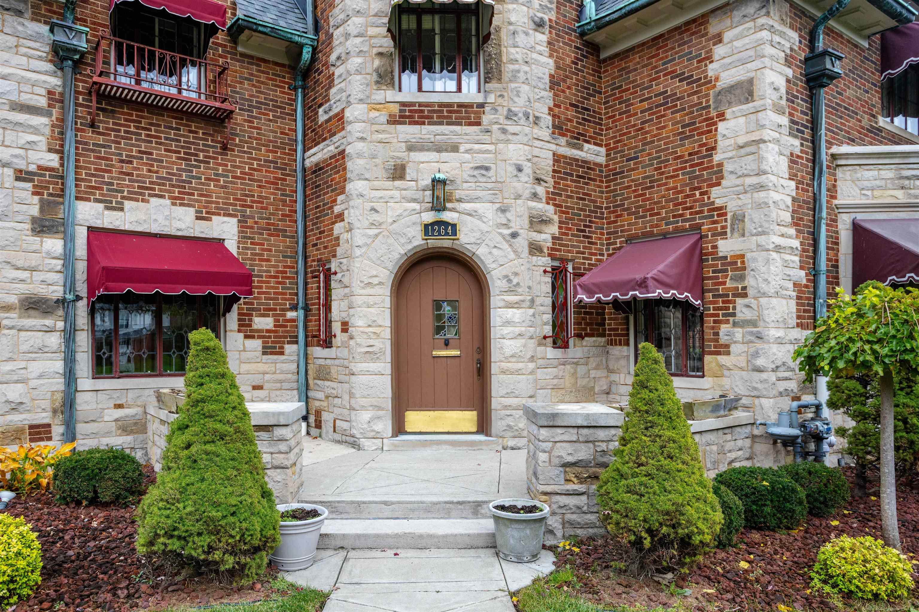 1264 Three Mile Drive