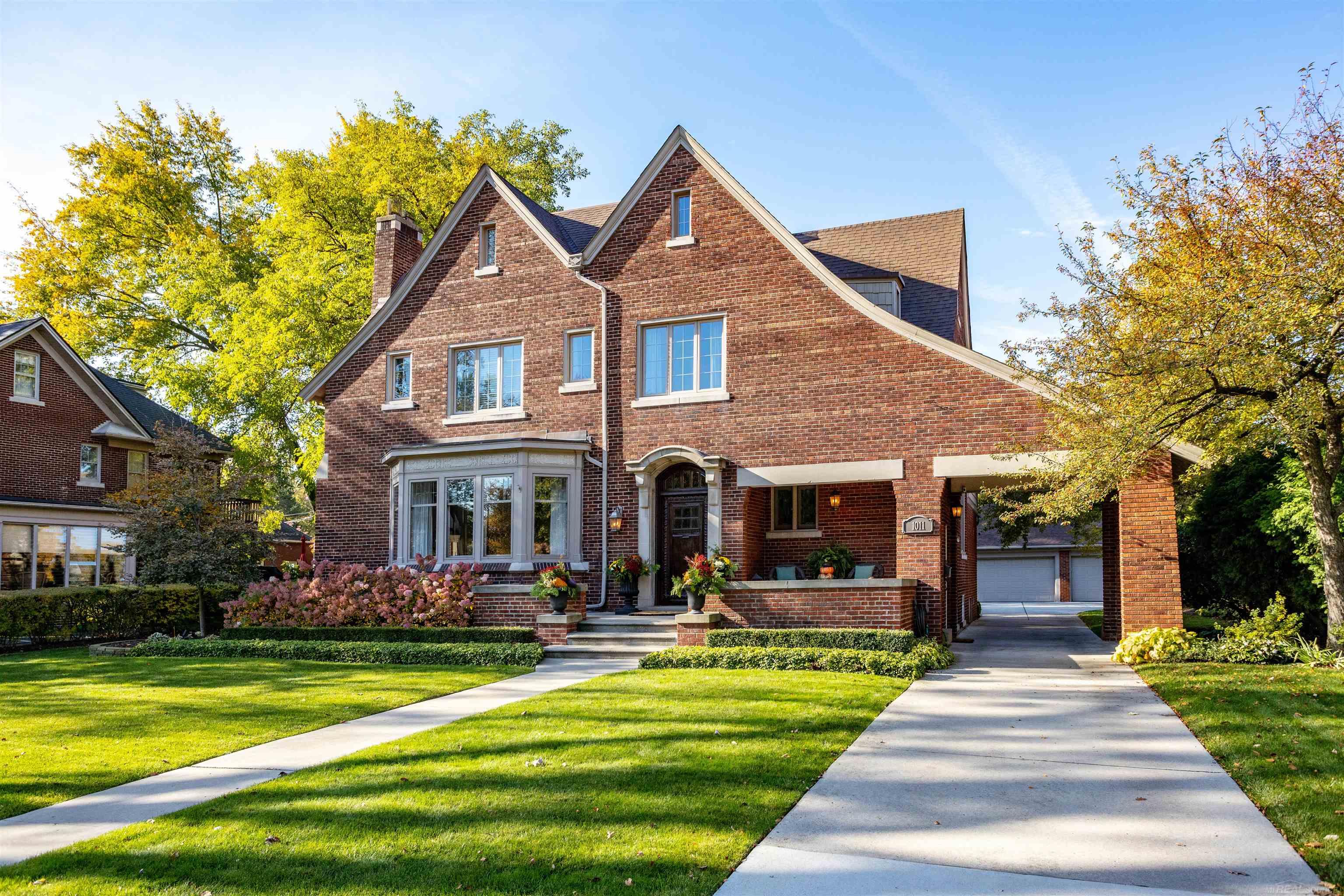 1011 Kensington Road