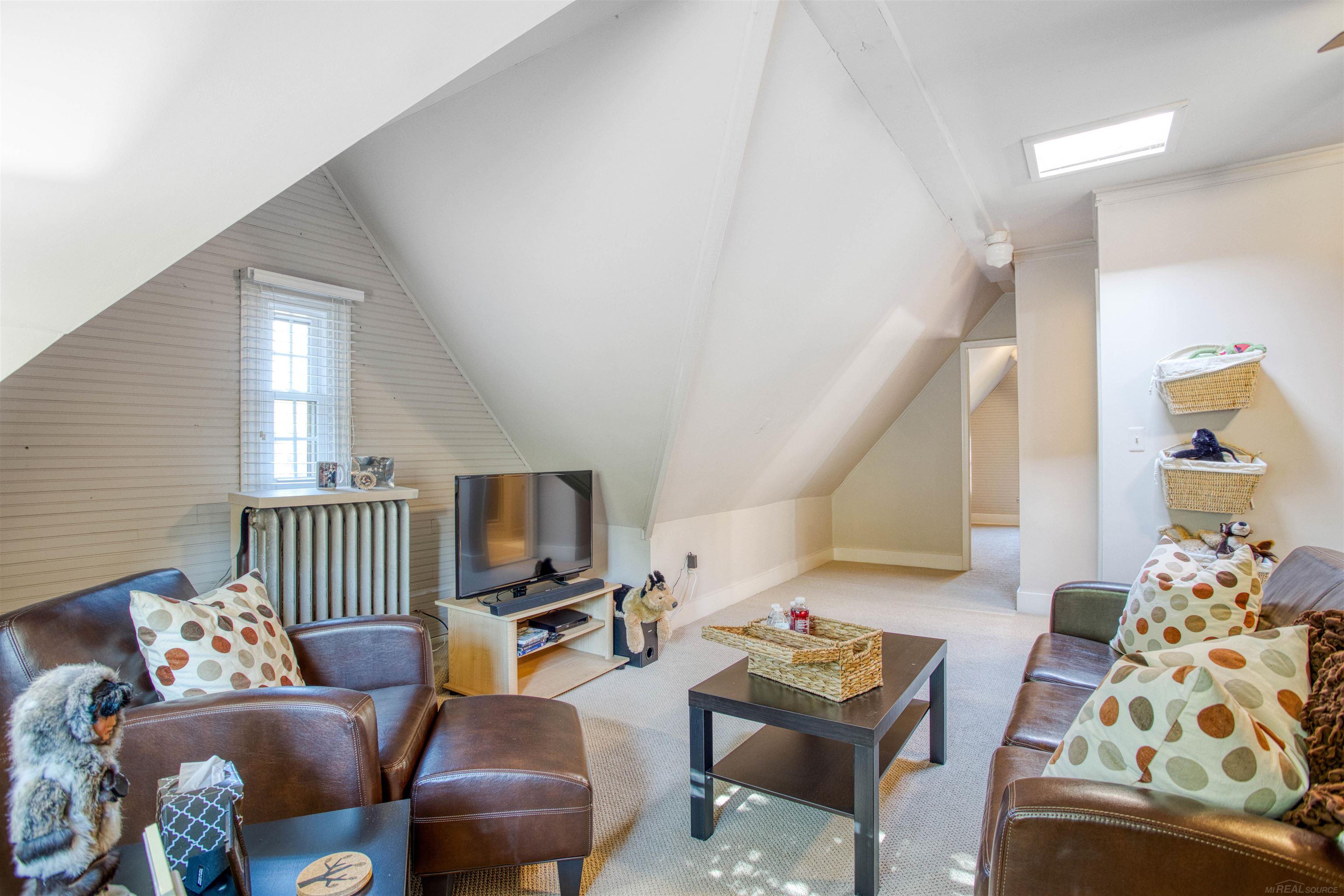 1011 Kensington Road