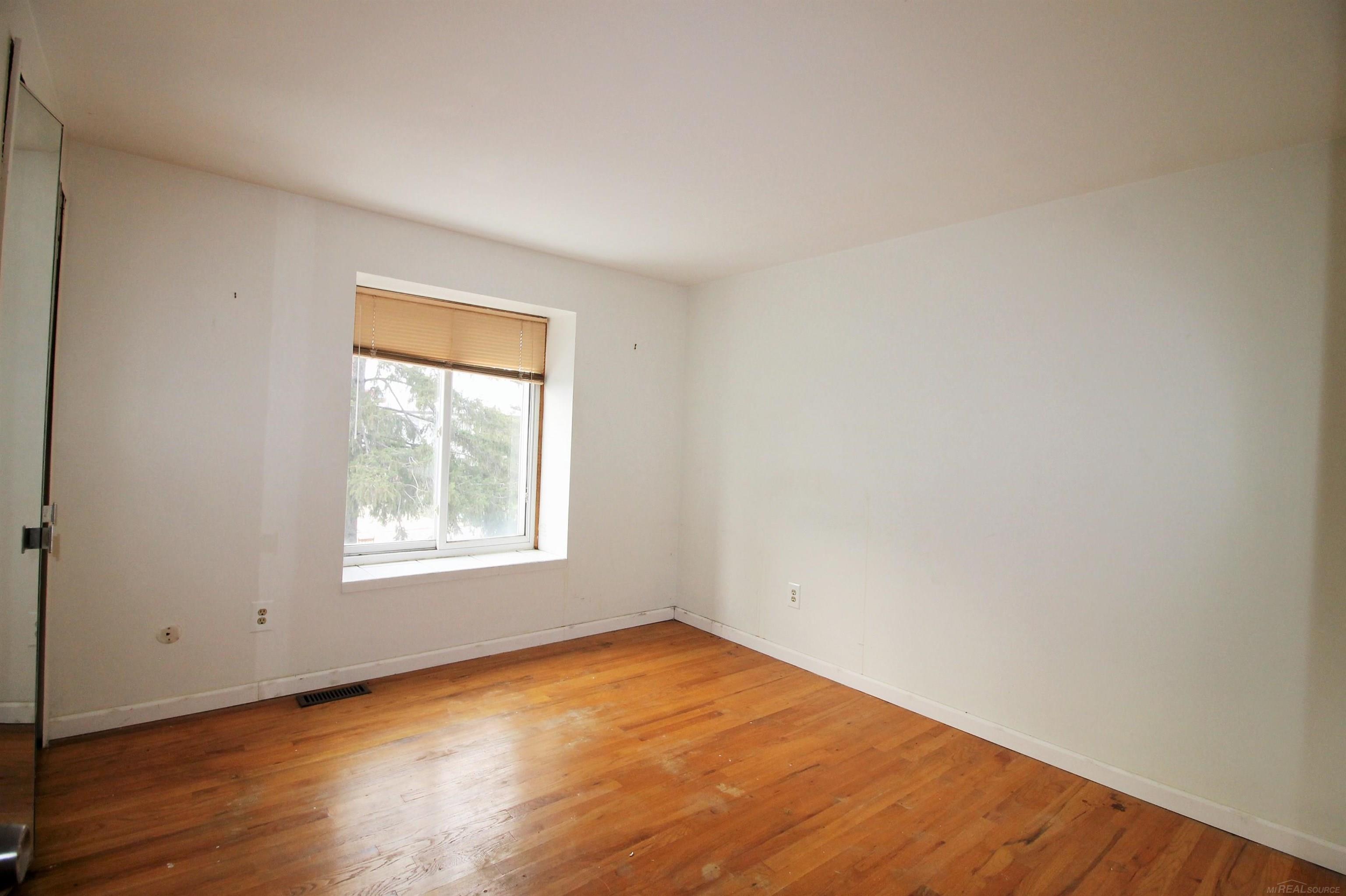 29636 City Center Drive # 4 Unit: #4