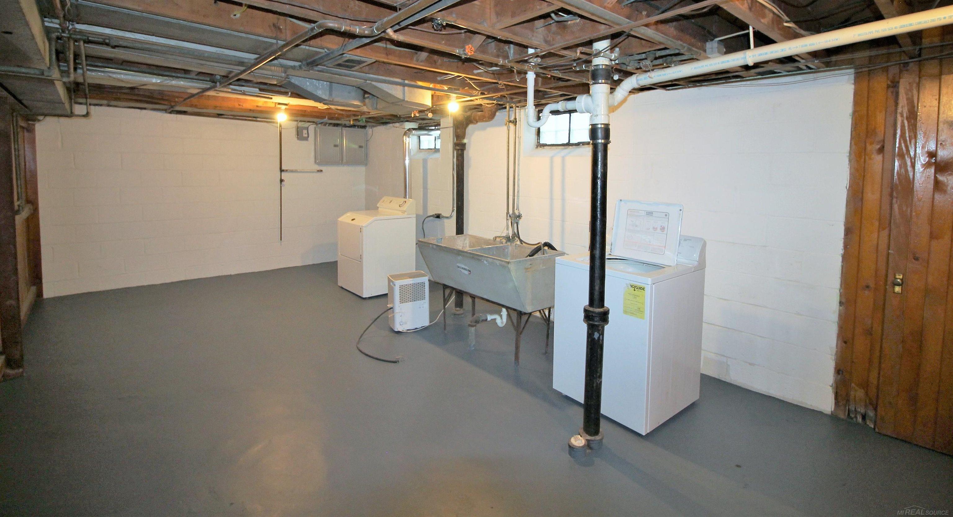 307-309 Rivard Boulevard