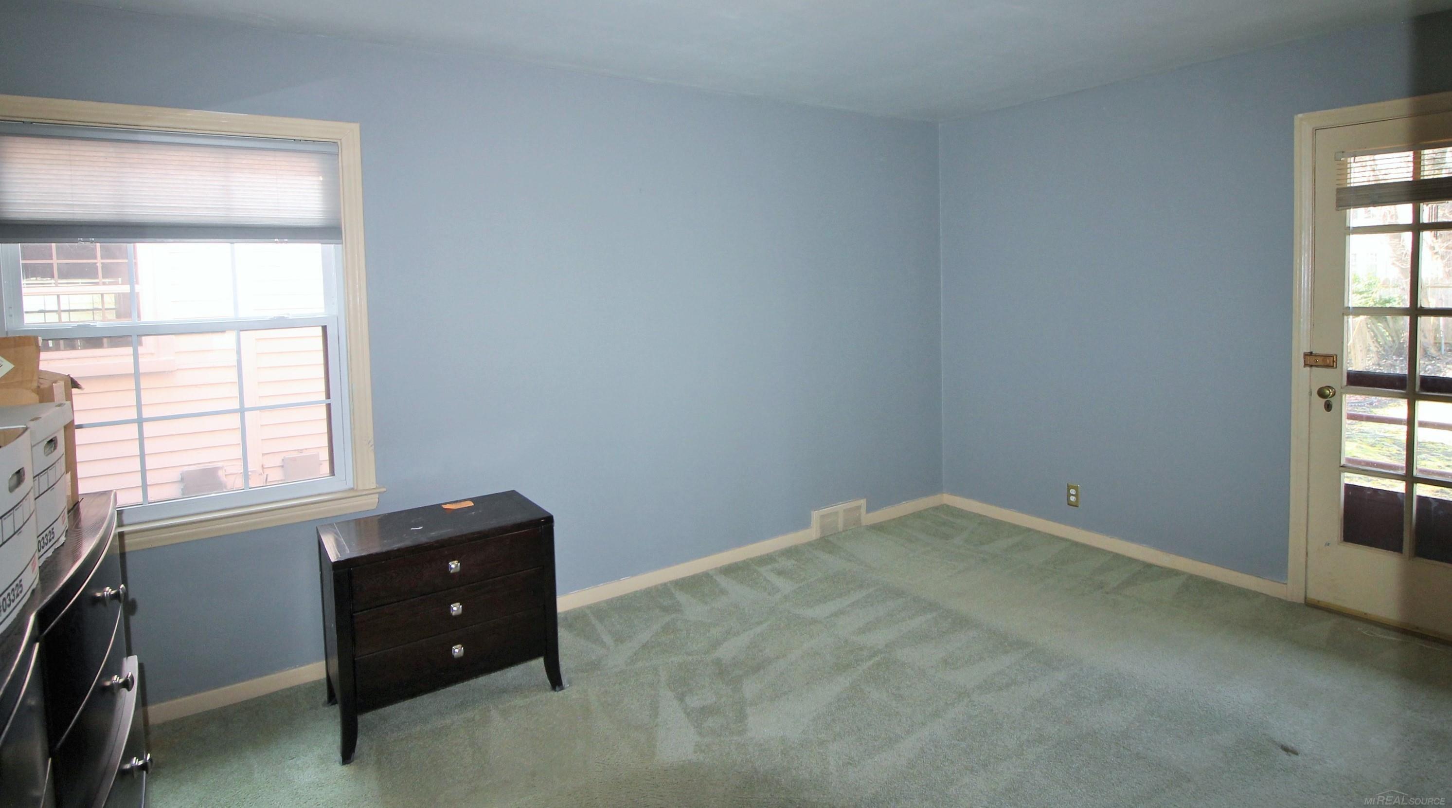 307-309 Rivard Boulevard