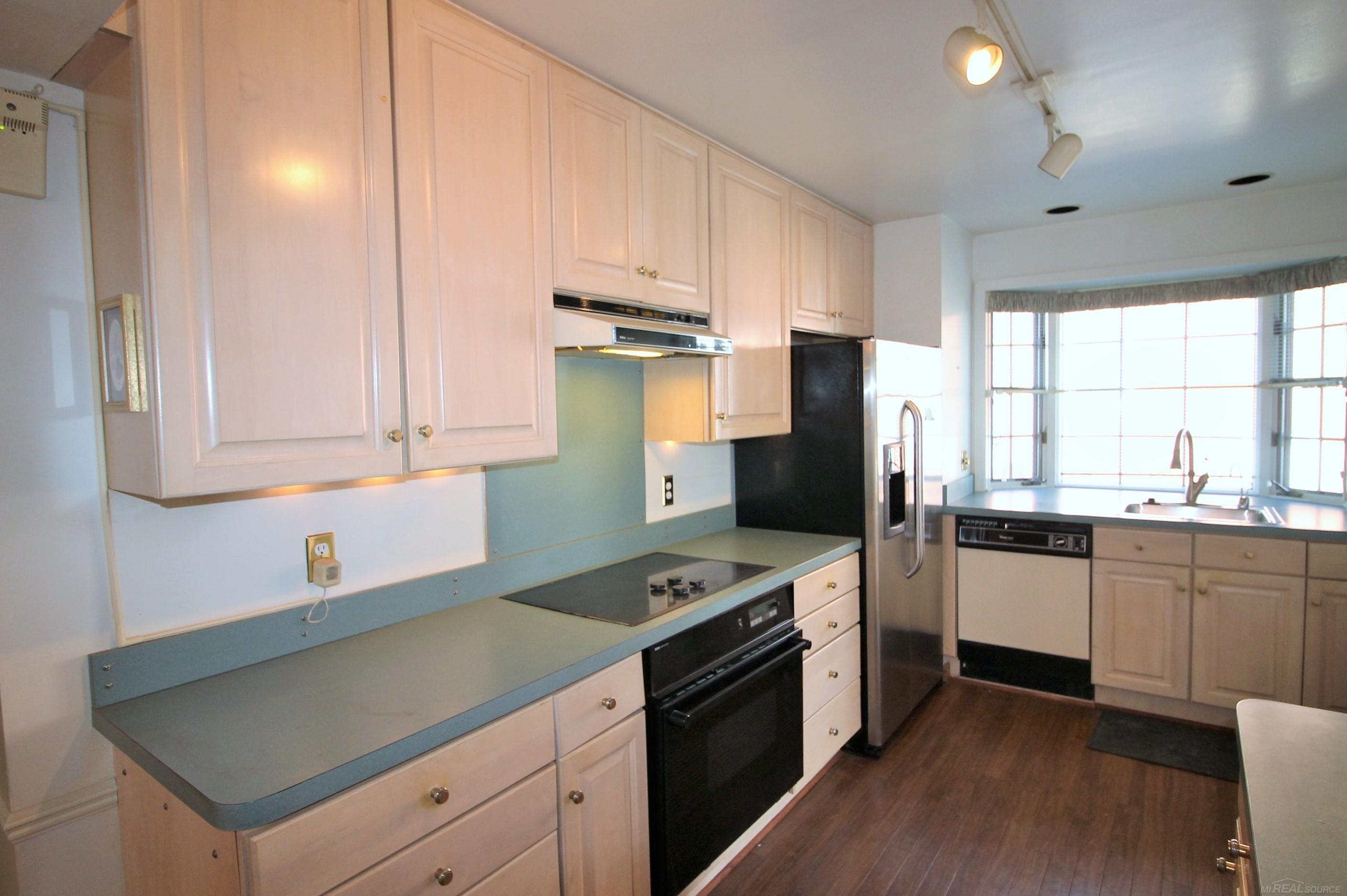 307-309 Rivard Boulevard