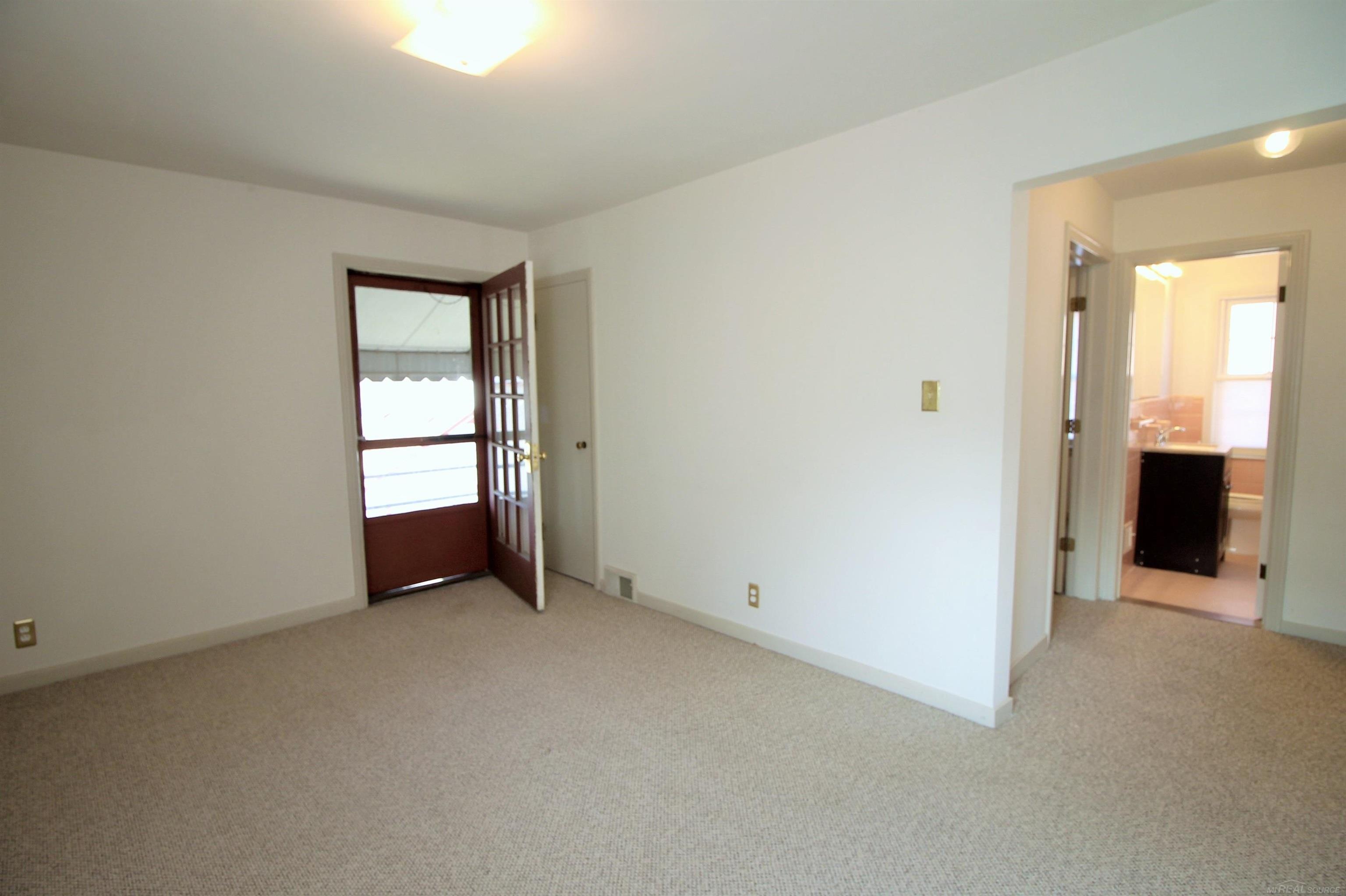 307-309 Rivard Boulevard