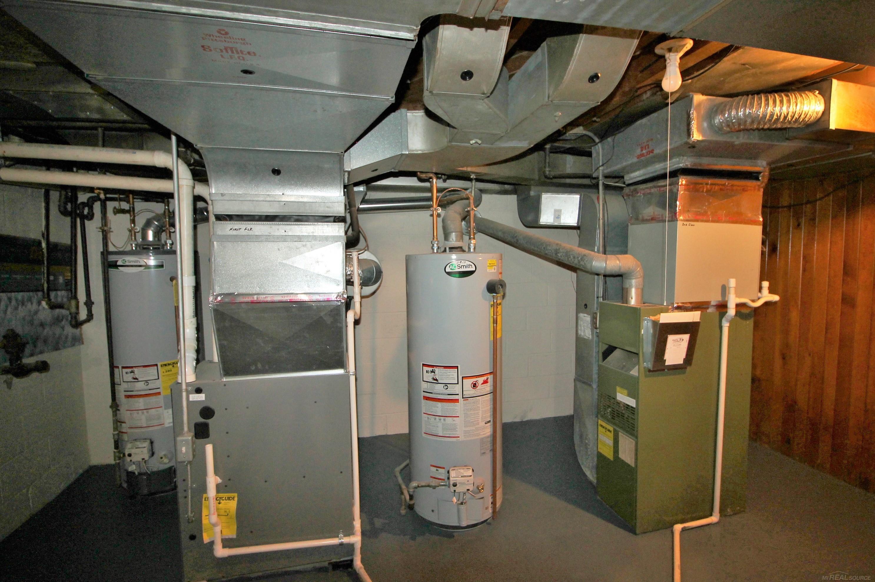 307-309 Rivard Boulevard