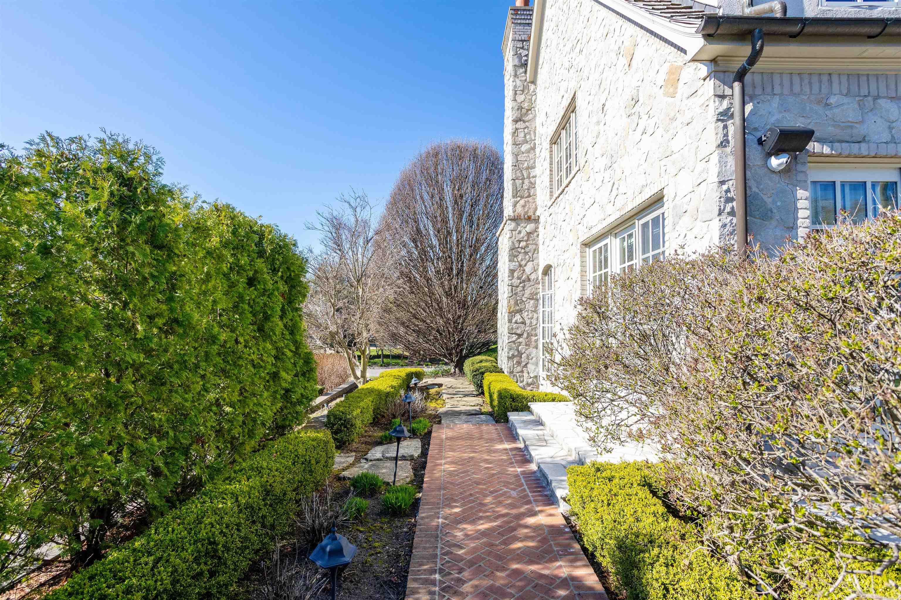 2 Cherry Hurst Lane Lane