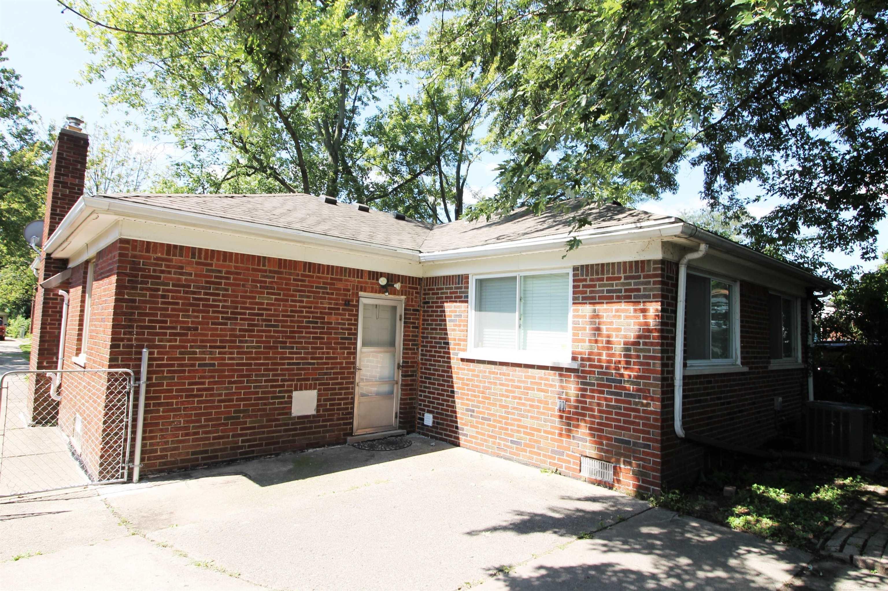 21327 Prestwick Avenue