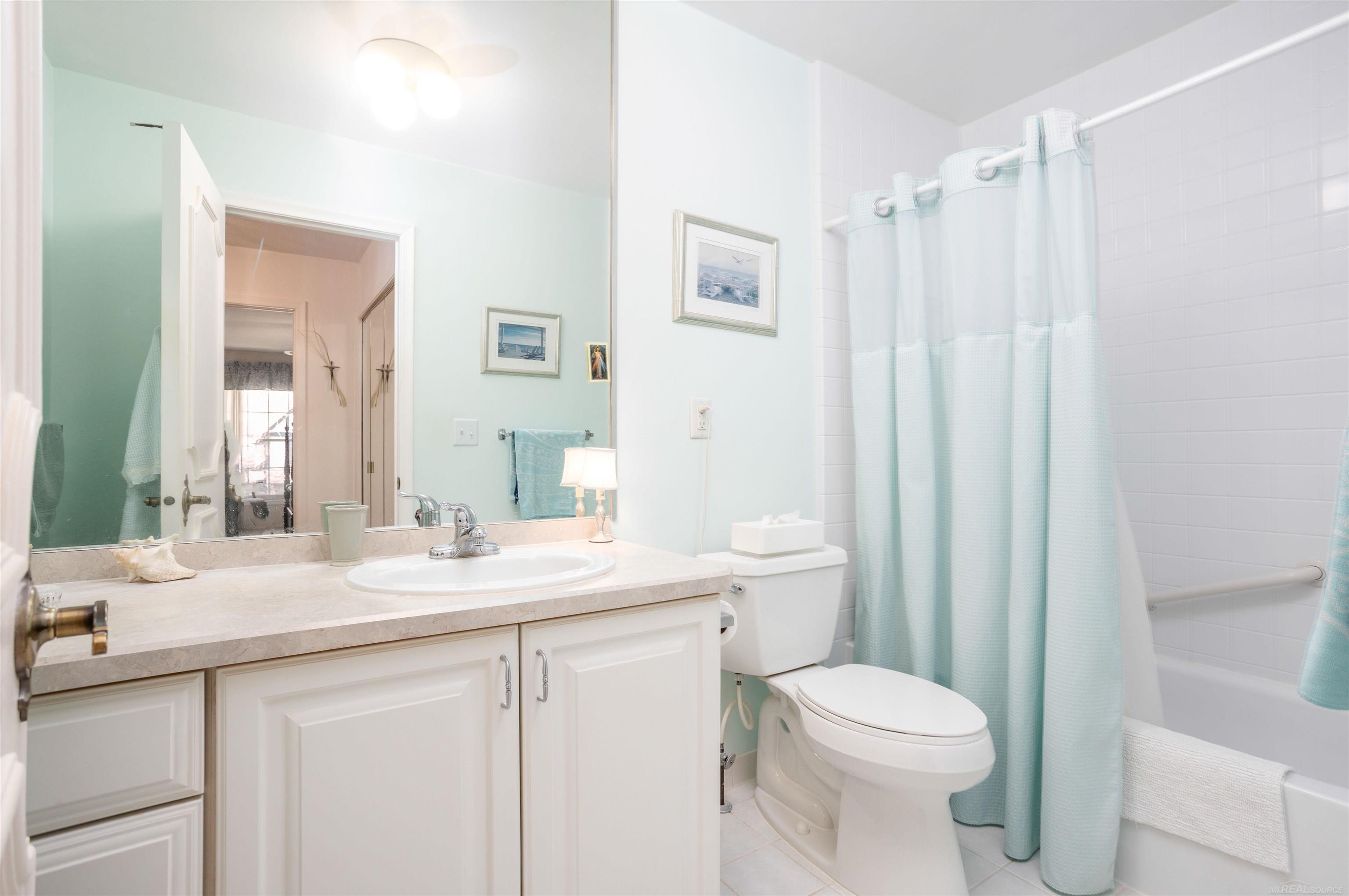 1993 Shorepointe Lane