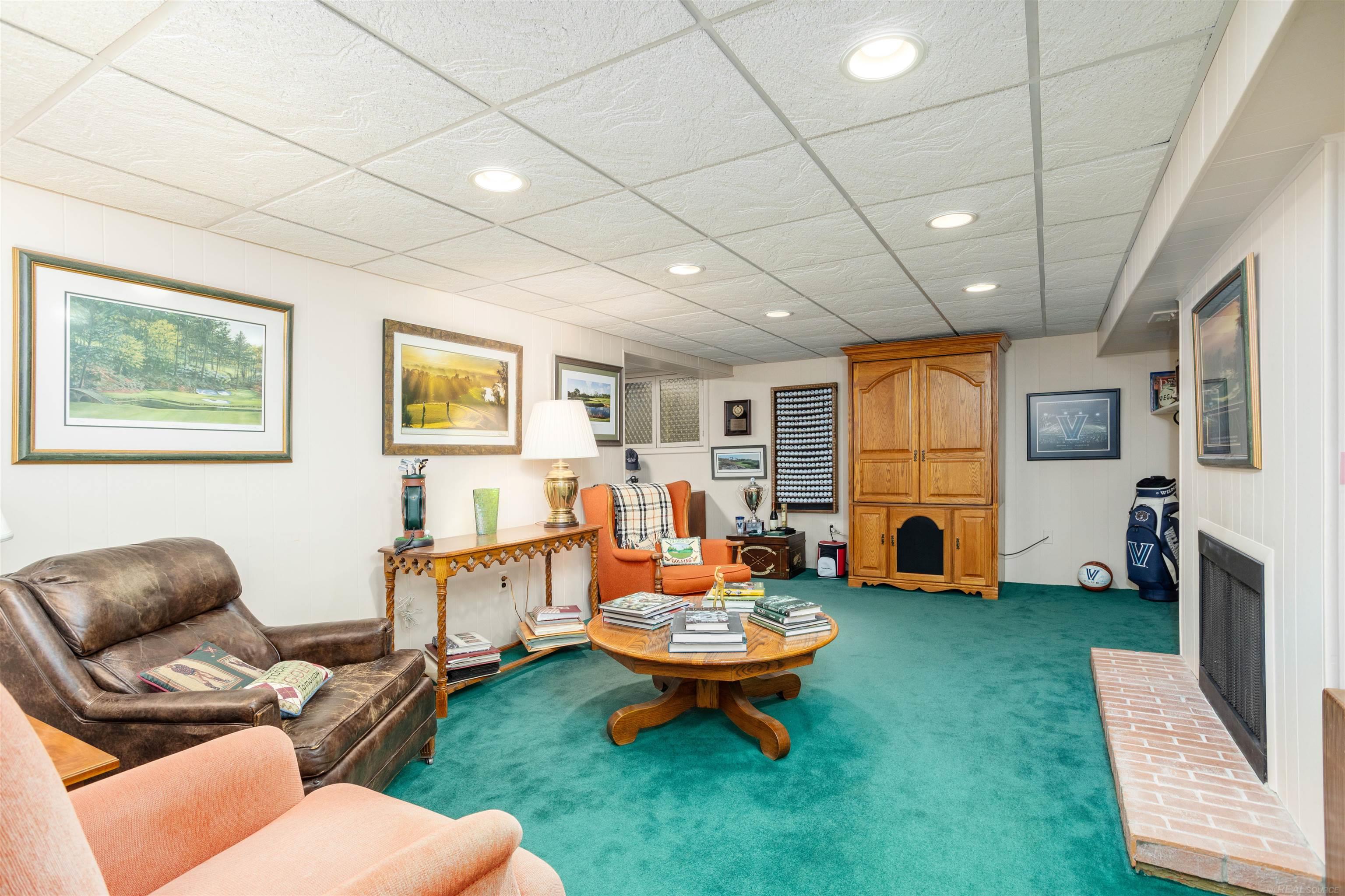 1993 Shorepointe Lane