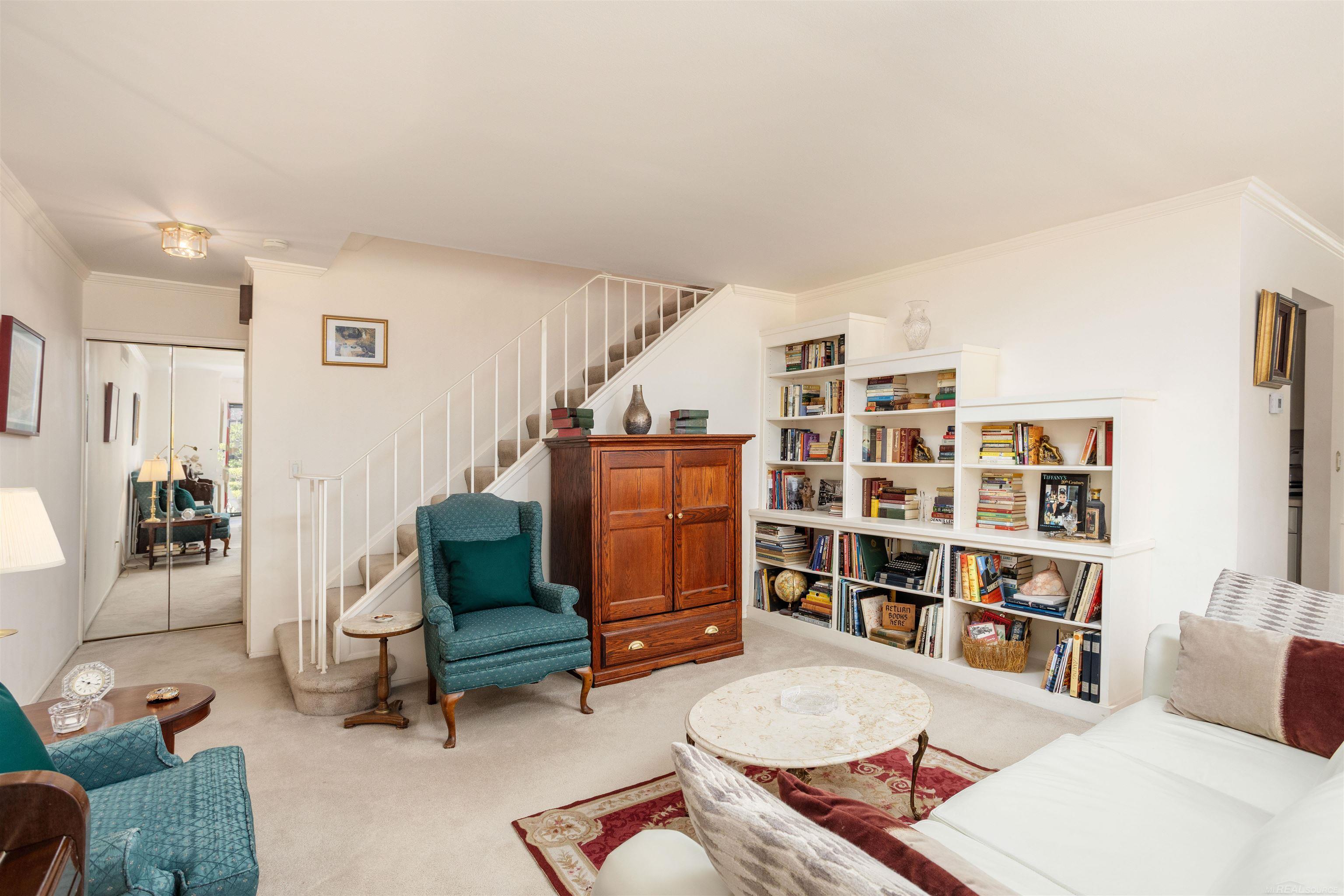 1993 Shorepointe Lane