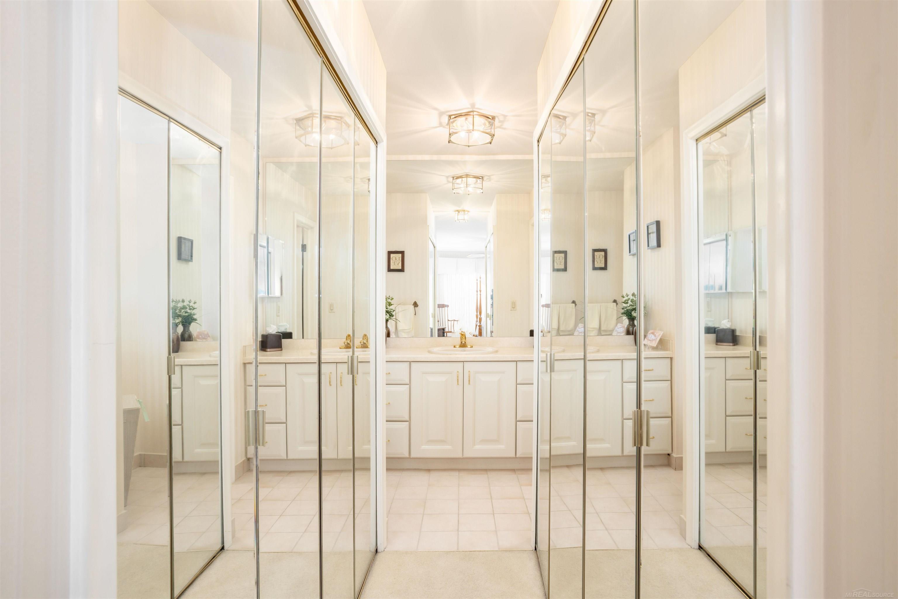 1993 Shorepointe Lane