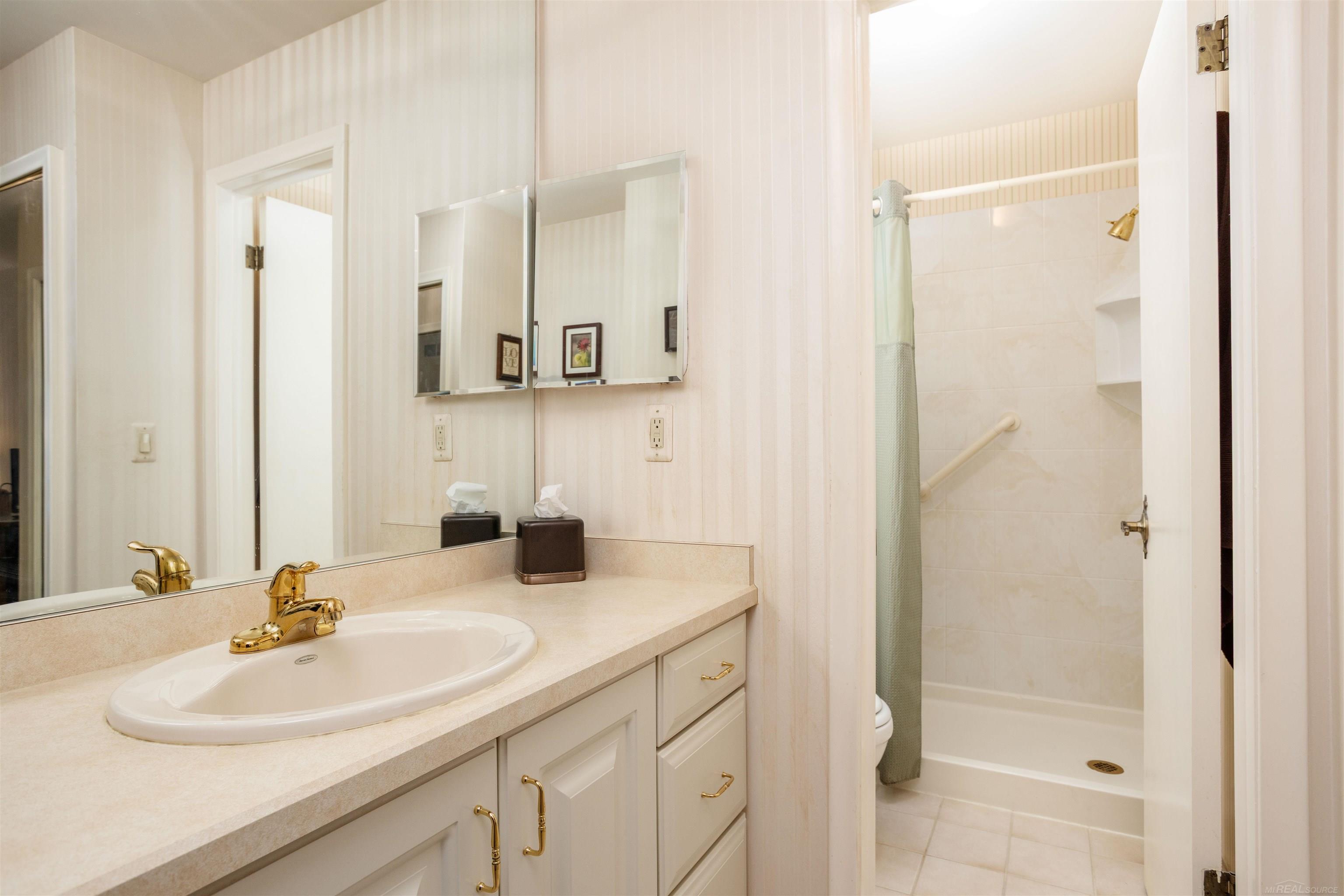 1993 Shorepointe Lane