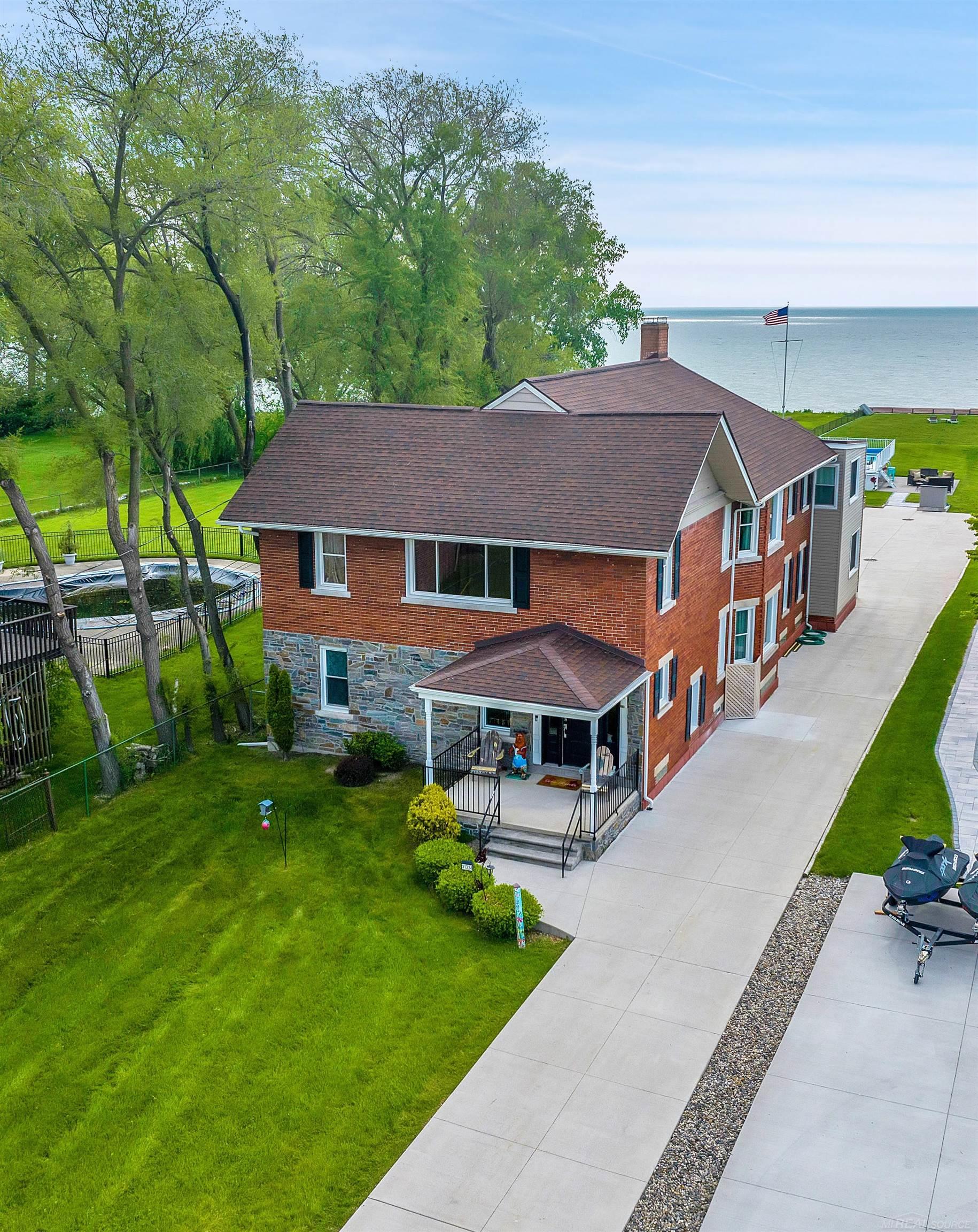 31224 Jefferson Ave. Avenue