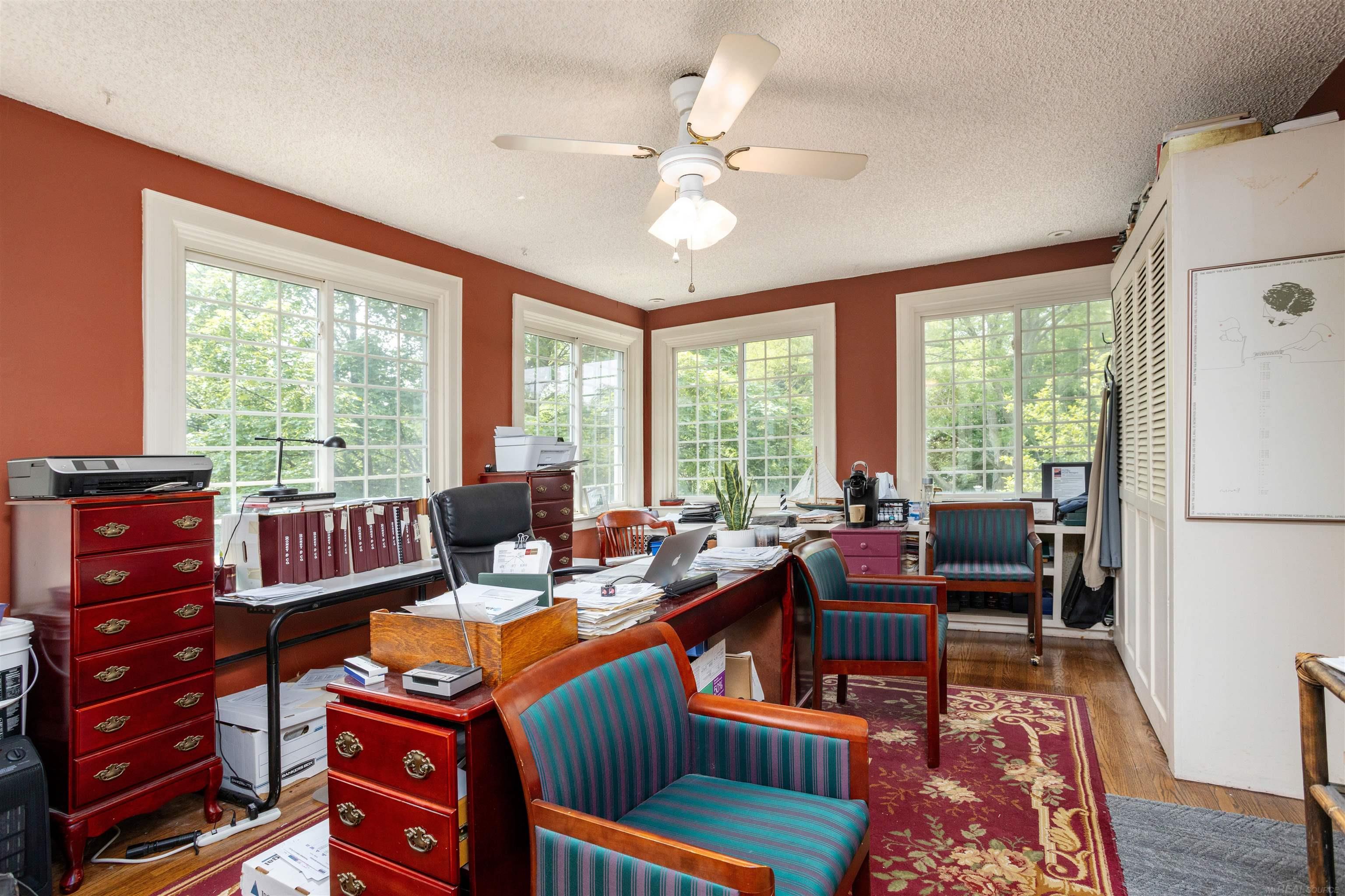 803 Lakepointe Street