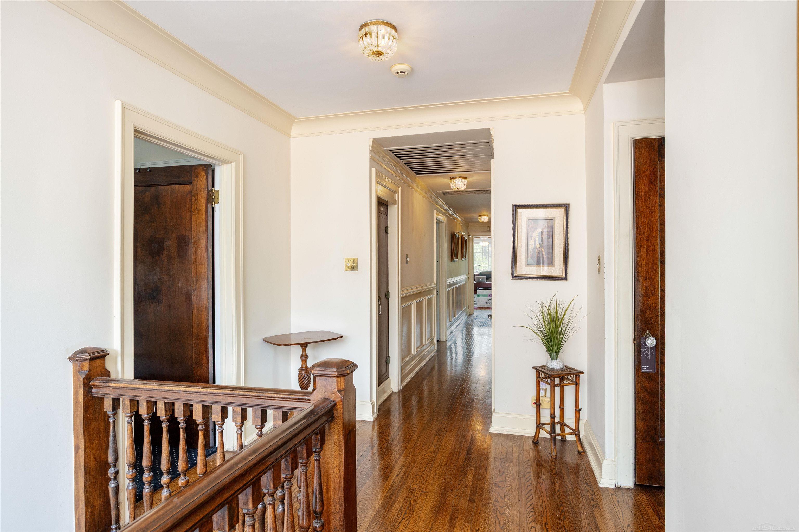 803 Lakepointe Street