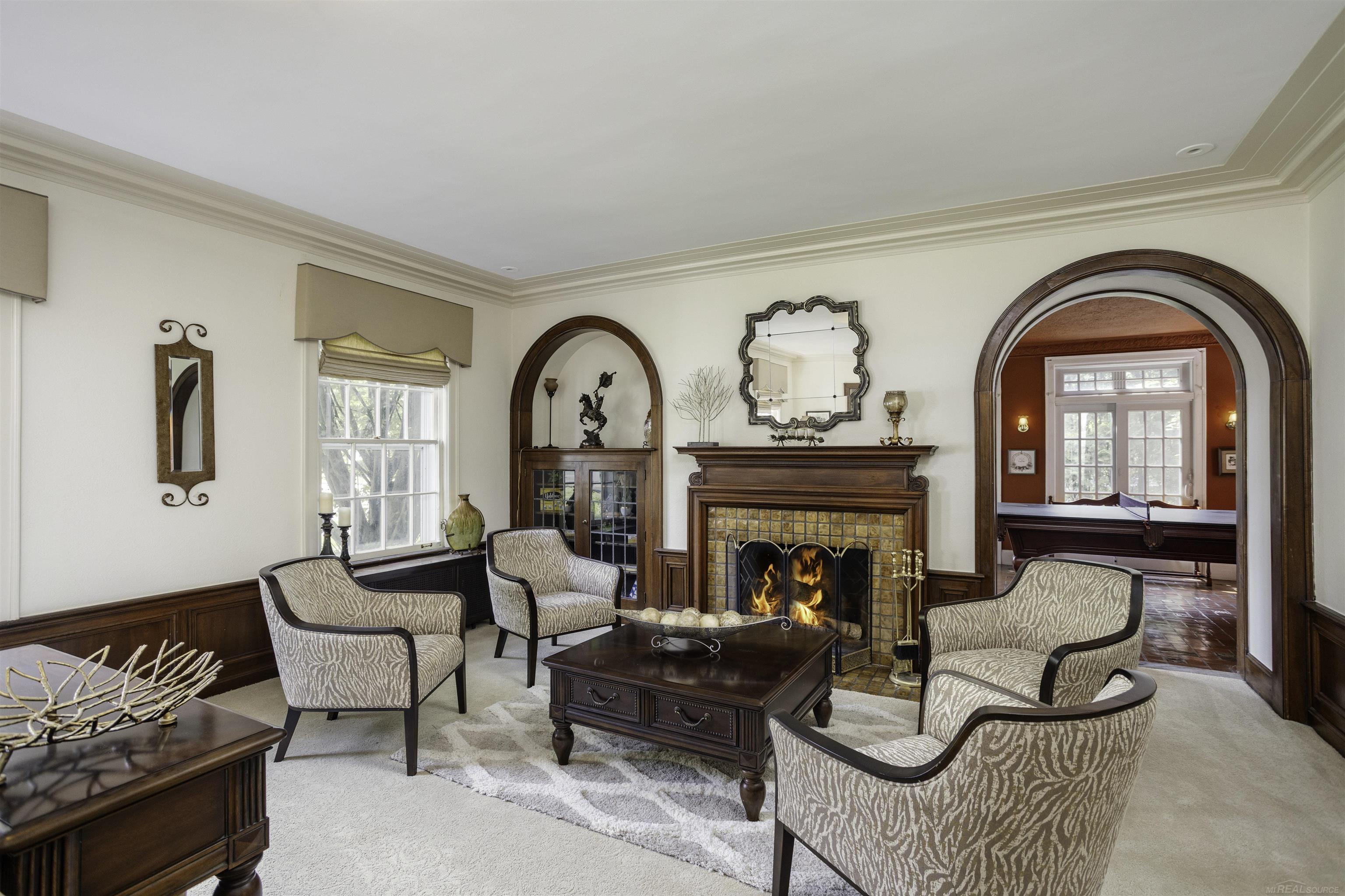 803 Lakepointe Street