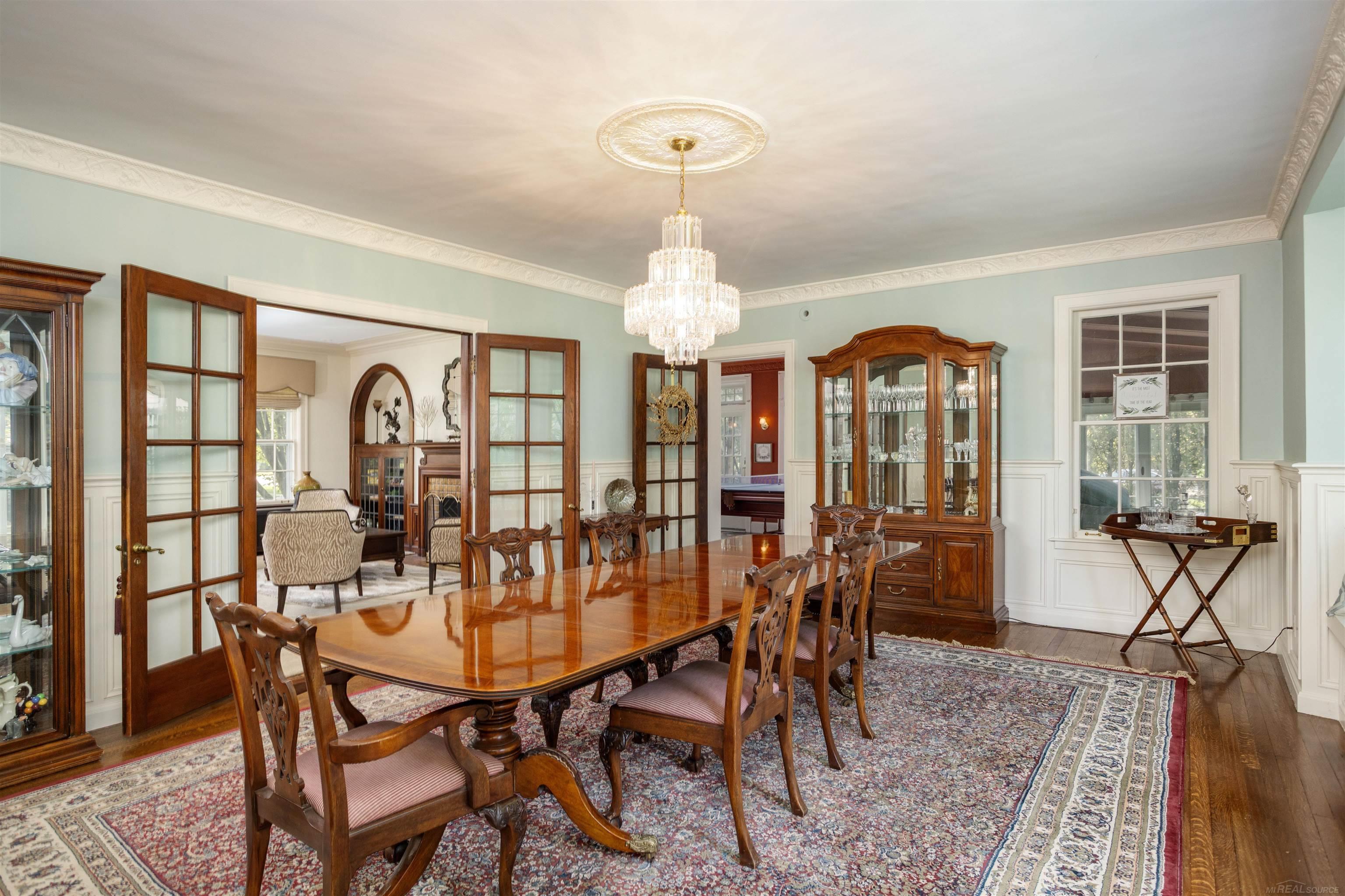 803 Lakepointe Street