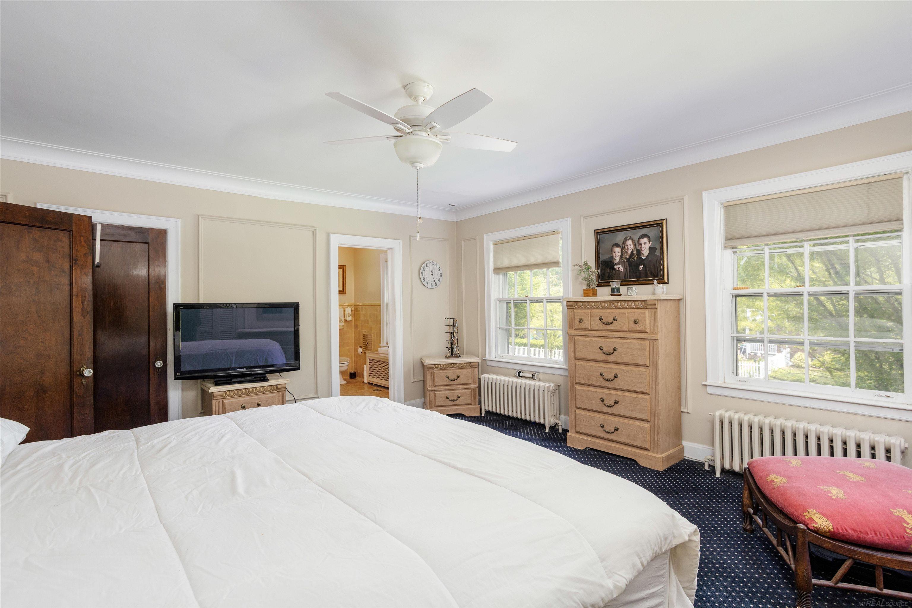 803 Lakepointe Street