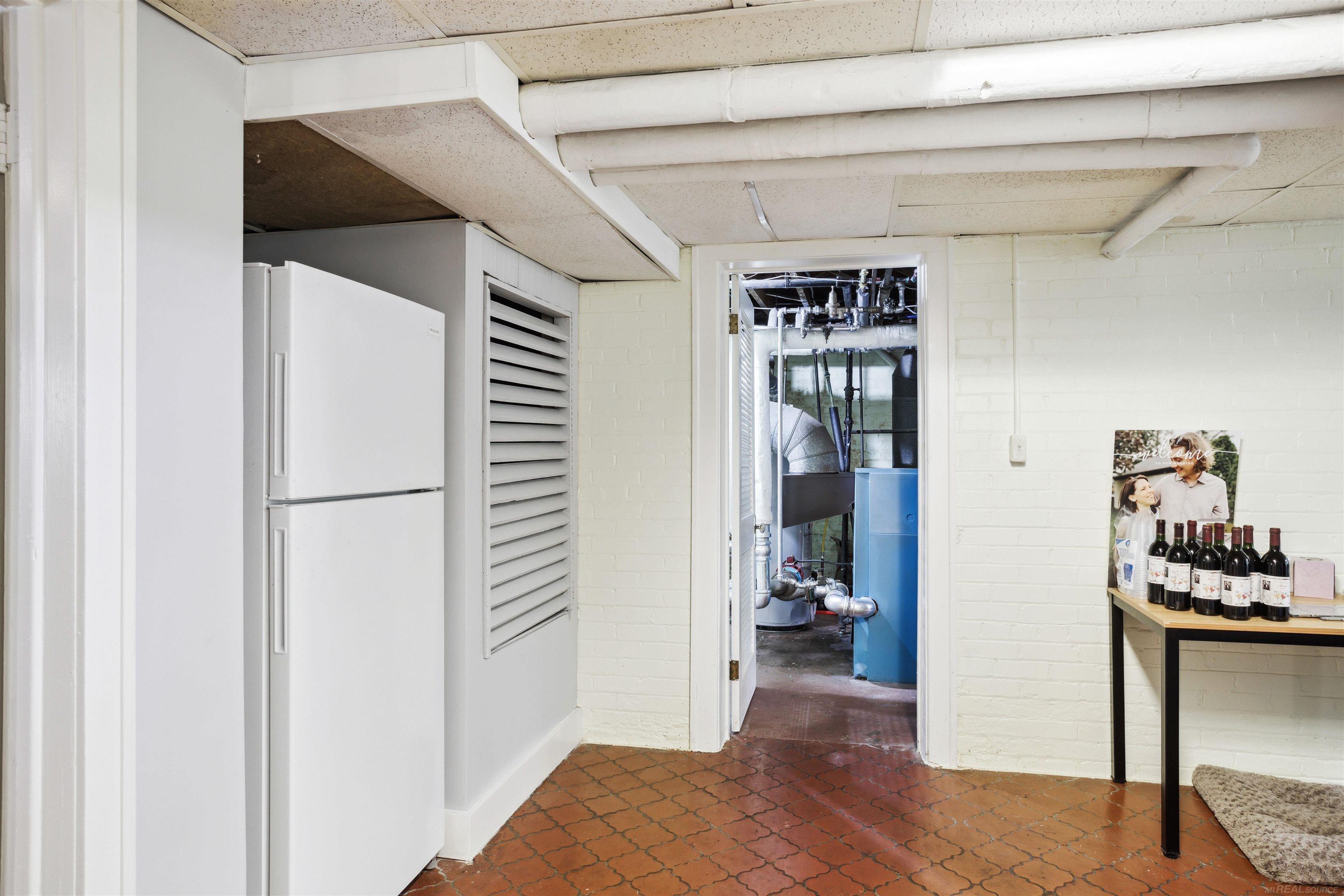 803 Lakepointe Street