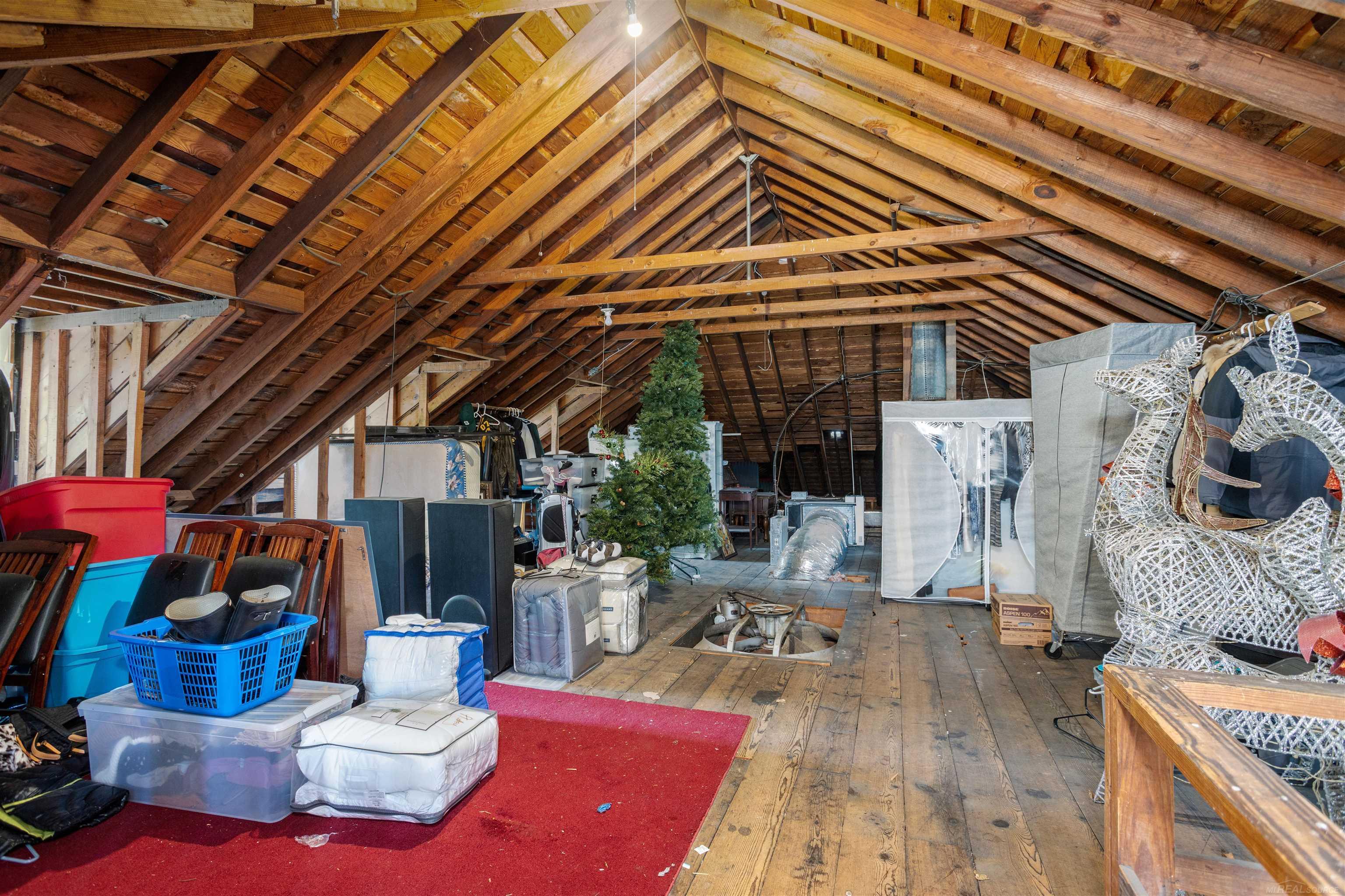 803 Lakepointe Street