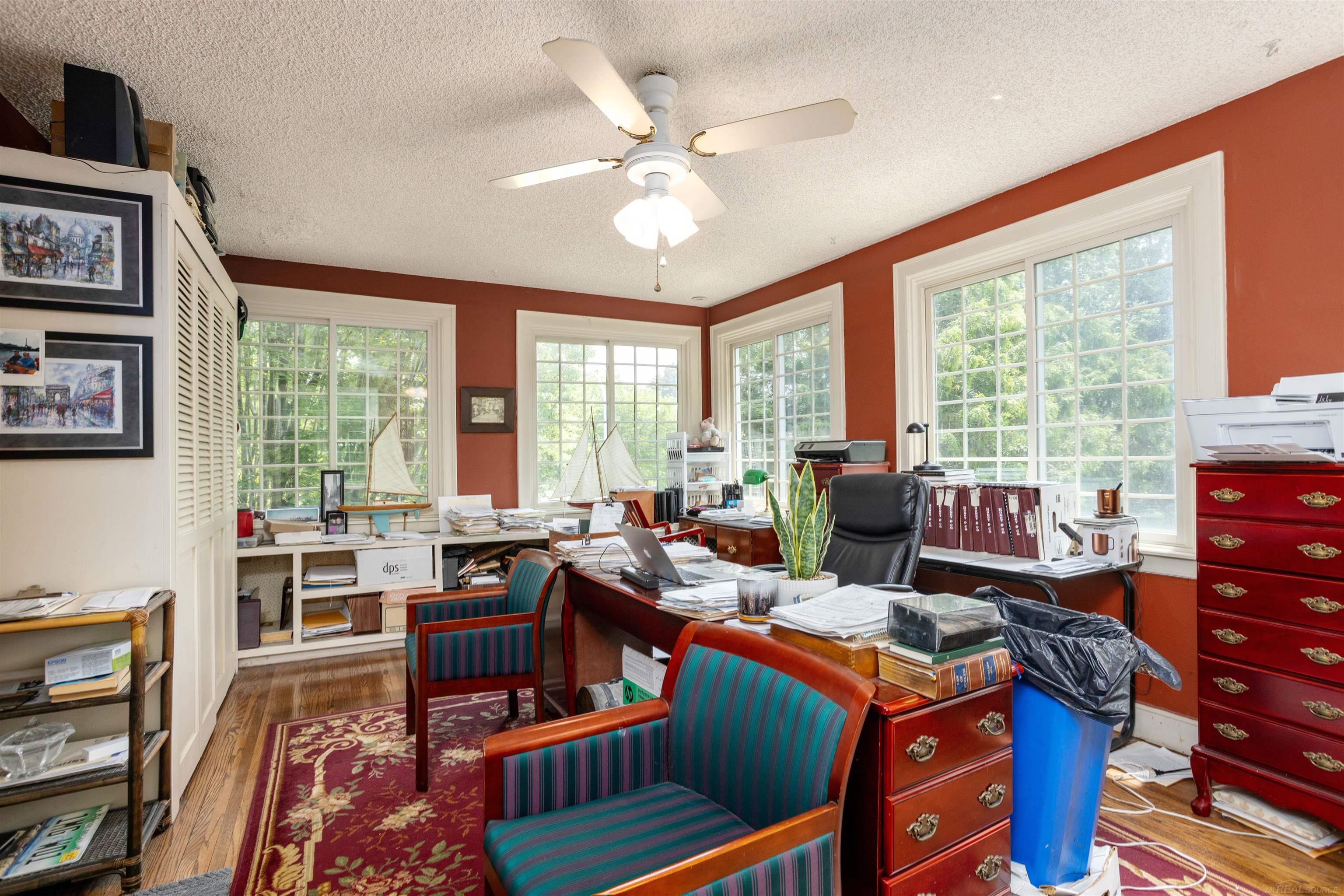 803 Lakepointe Street